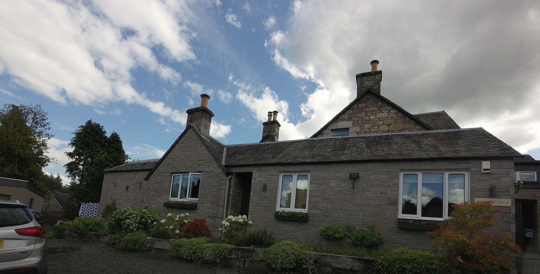 Street view near Beinn Bhracaigh Guest House - book direct for our best rates!, Pitlochry — © hobgoblin (CC BY-SA · Mapillary)