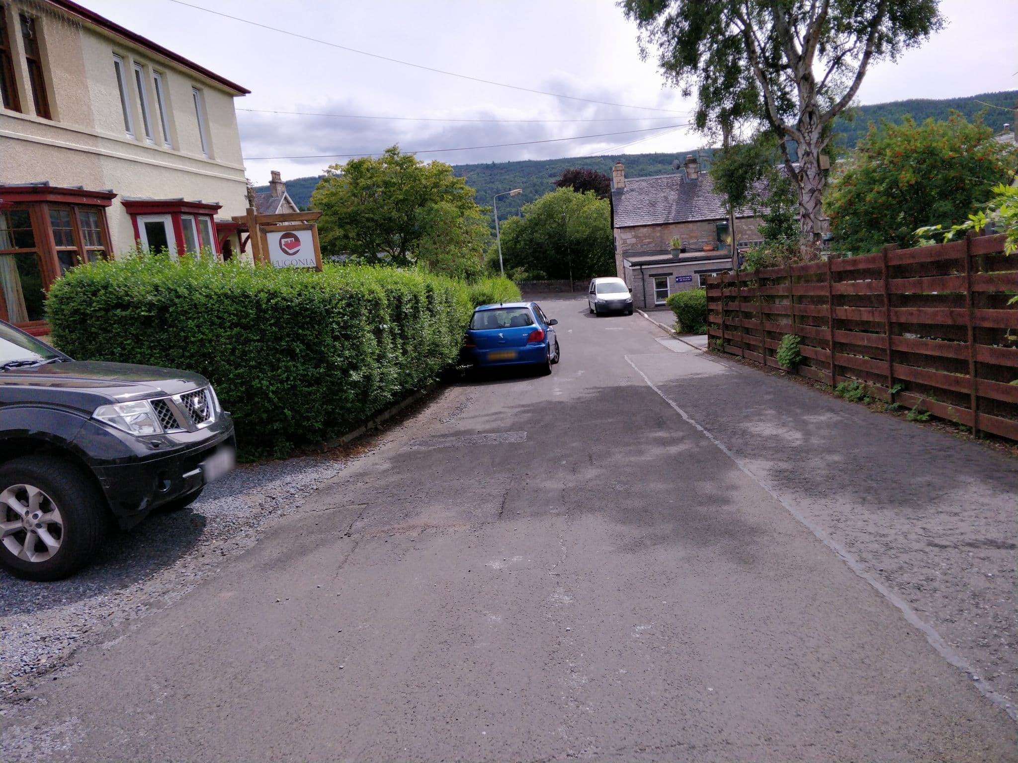 Street view near Lugonia Pitlochry, Pitlochry — © amaurycarrade (CC BY-SA · Mapillary)