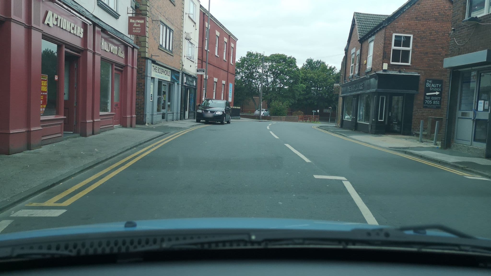 Street view near Windmill Inn, Pontefract — © cuttlebug (CC BY-SA · Mapillary)