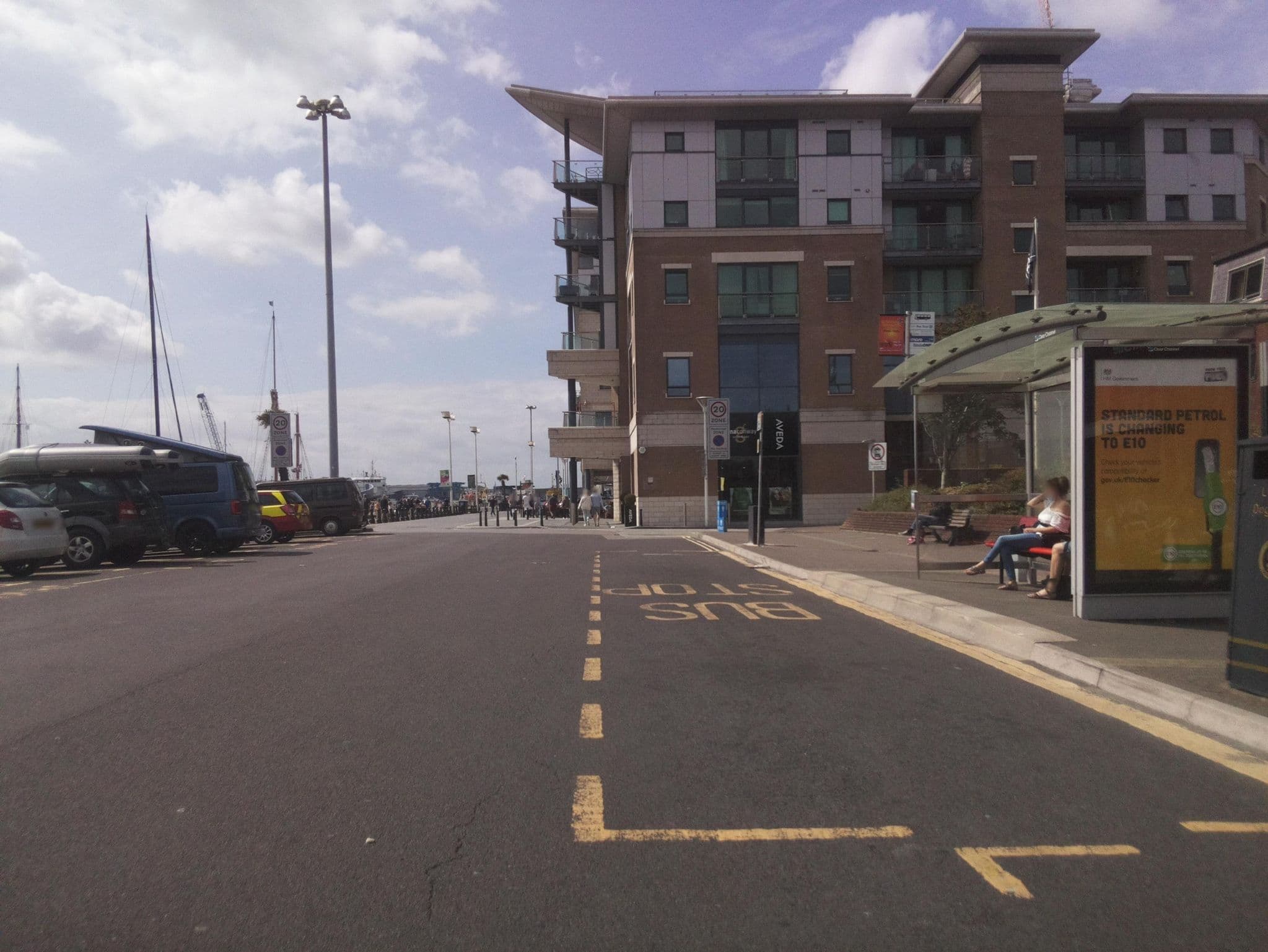 Street view near Poole Quay Hotel, Poole — © southglos (CC BY-SA · Mapillary)