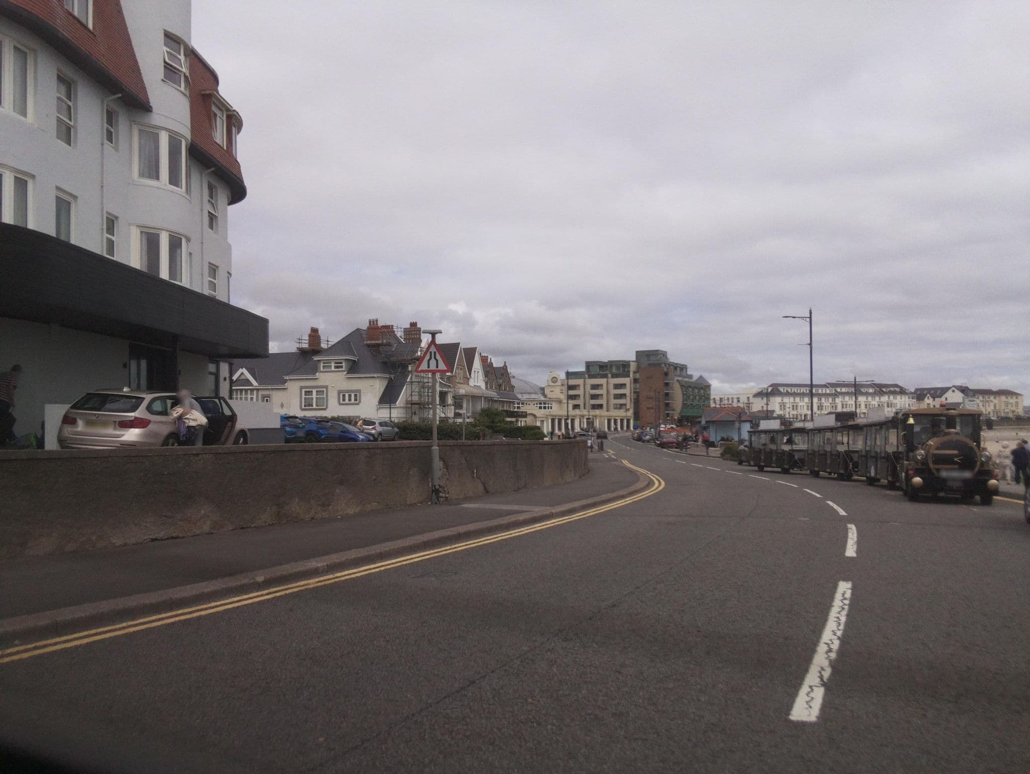 Street view near Seabank Hotel, Porthcawl, Porthcawl — © southglos (CC BY-SA · Mapillary)