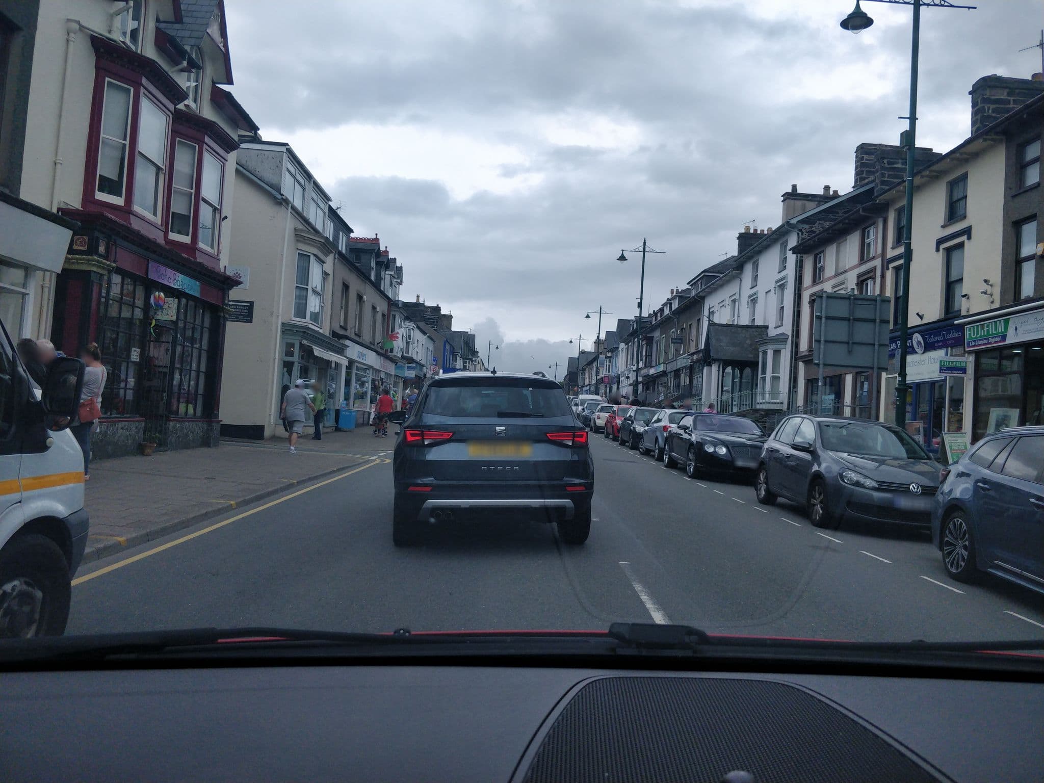 Street view near Driftwood Terrace, Porthmadog — © davidsong (CC BY-SA · Mapillary)