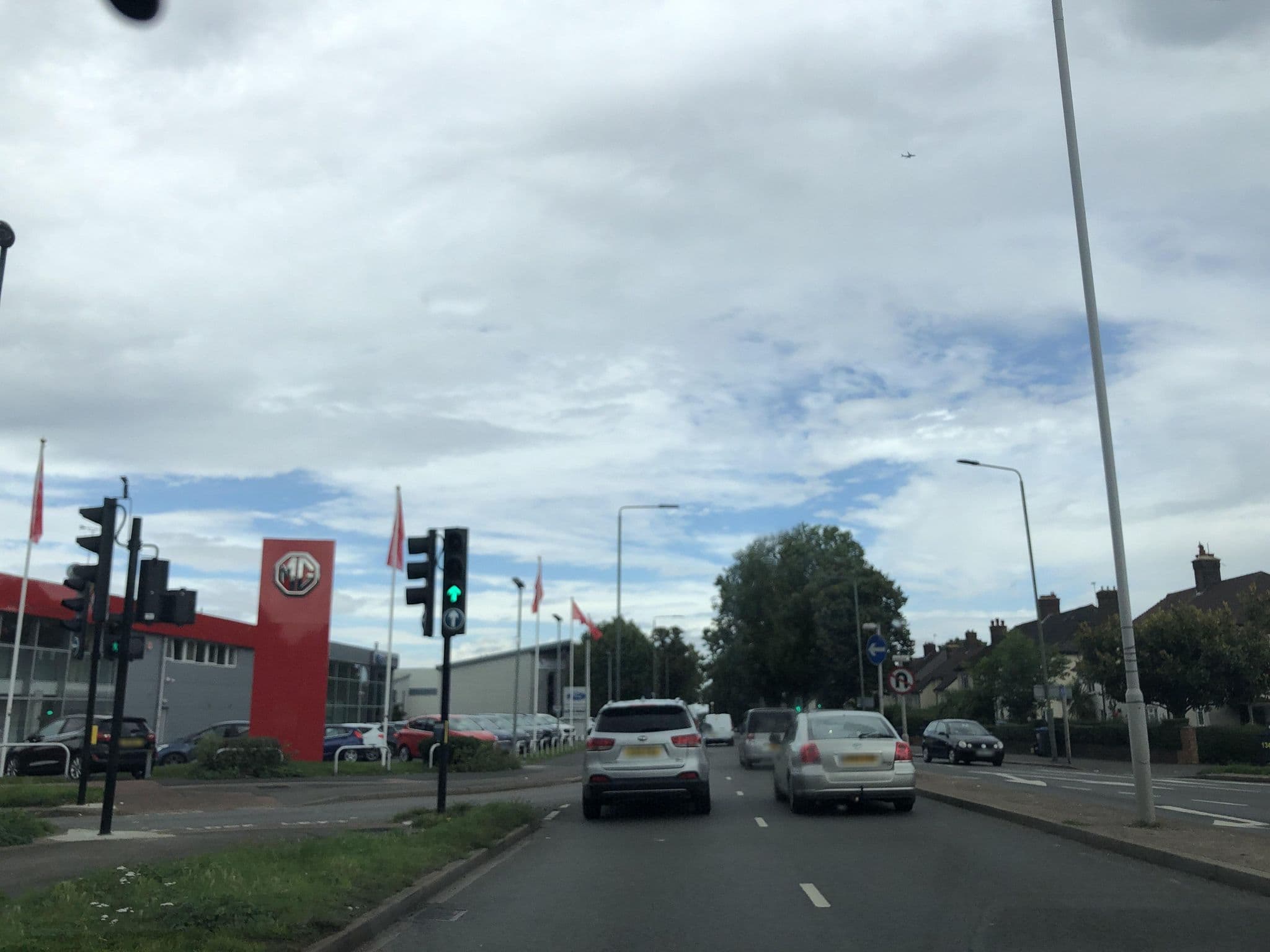 Street view near YourParkingSpace London Croydon Aerodrome Hotel Car Park, South Croydon — © laye (CC BY-SA · Mapillary)