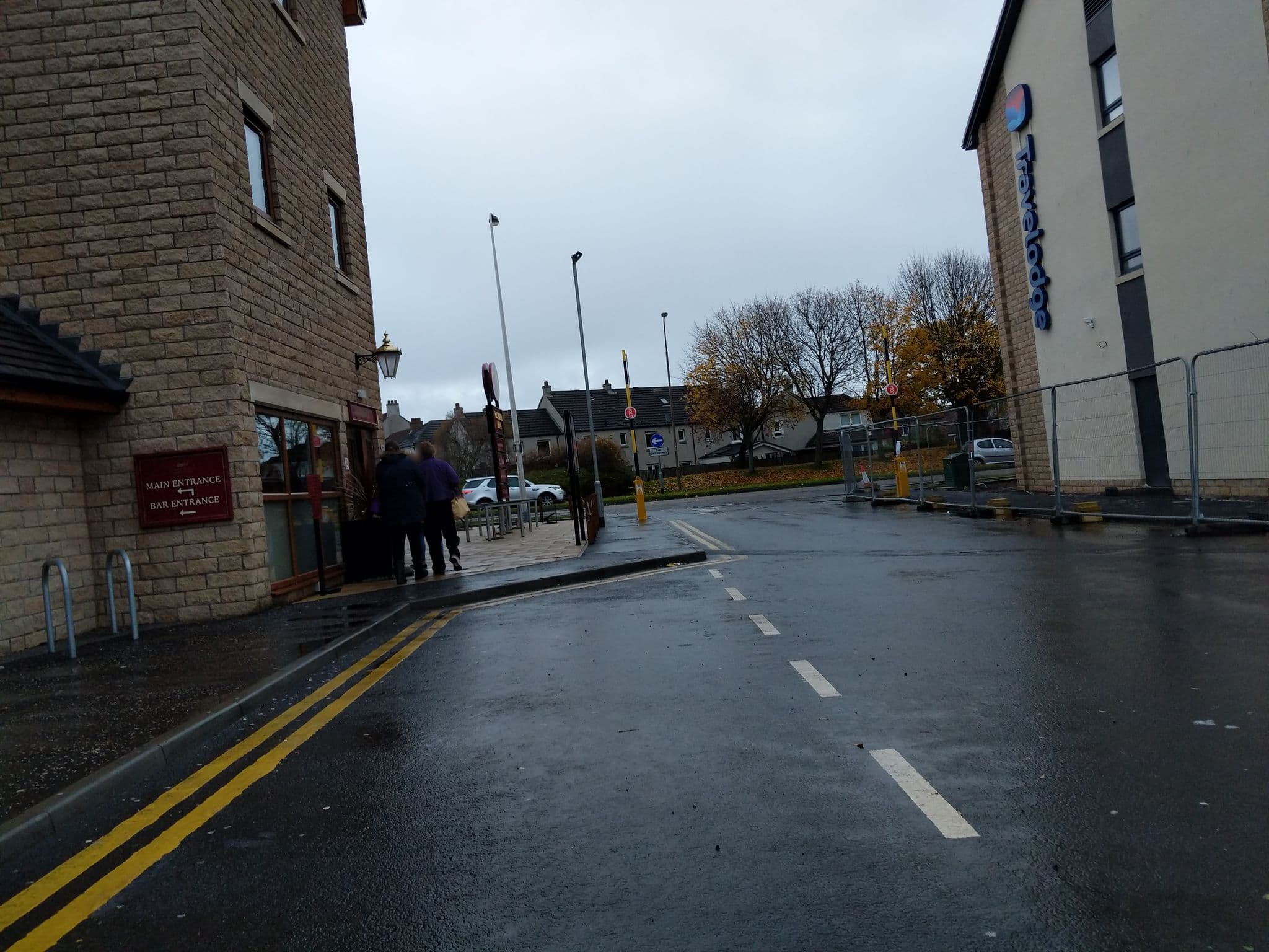 Street view near Travelodge Edinburgh Park, Colinton — © ccbb7766 (CC BY-SA · Mapillary)