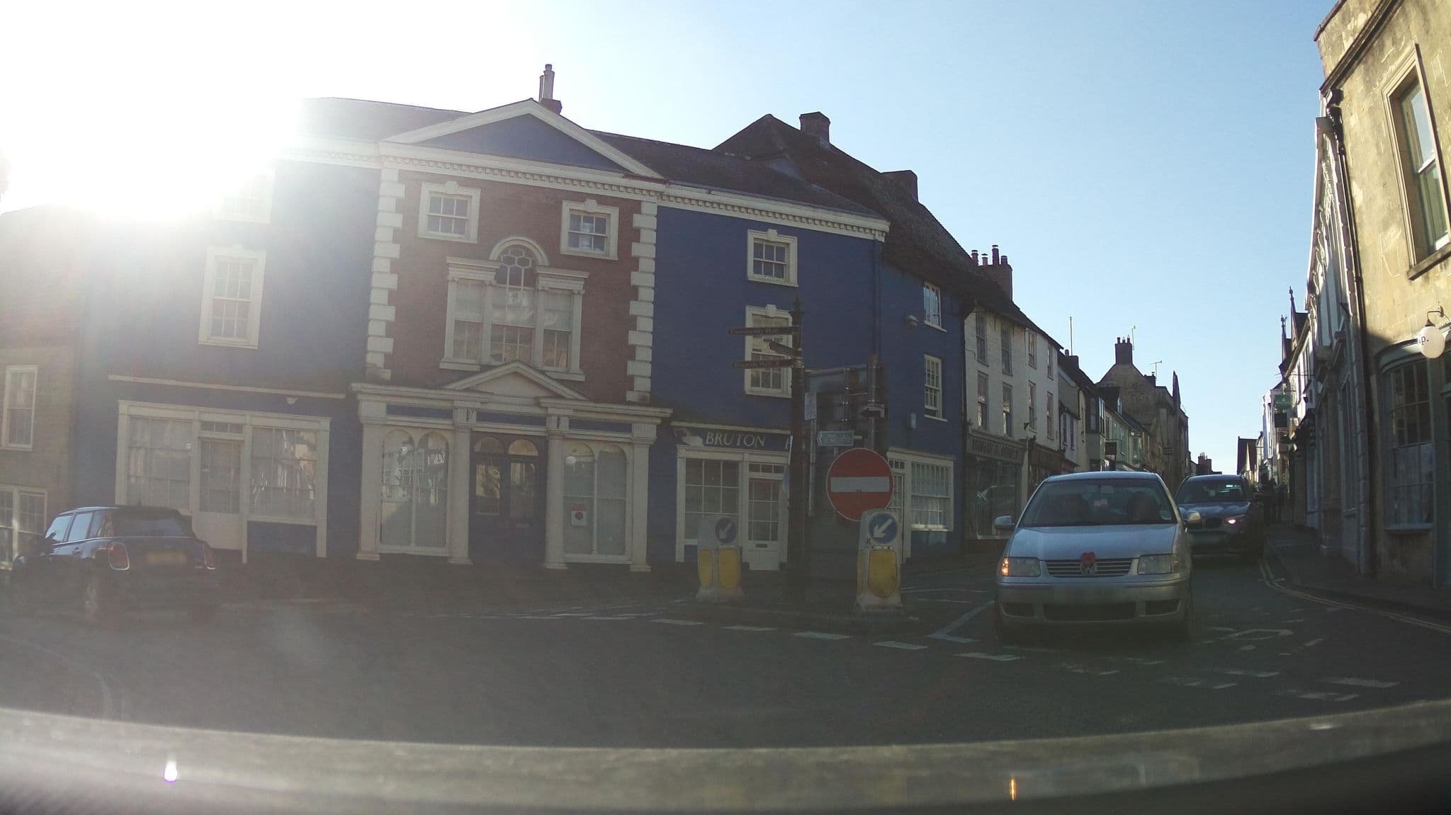 Street view near Bruton House, Bruton — © southglos (CC BY-SA · Mapillary)