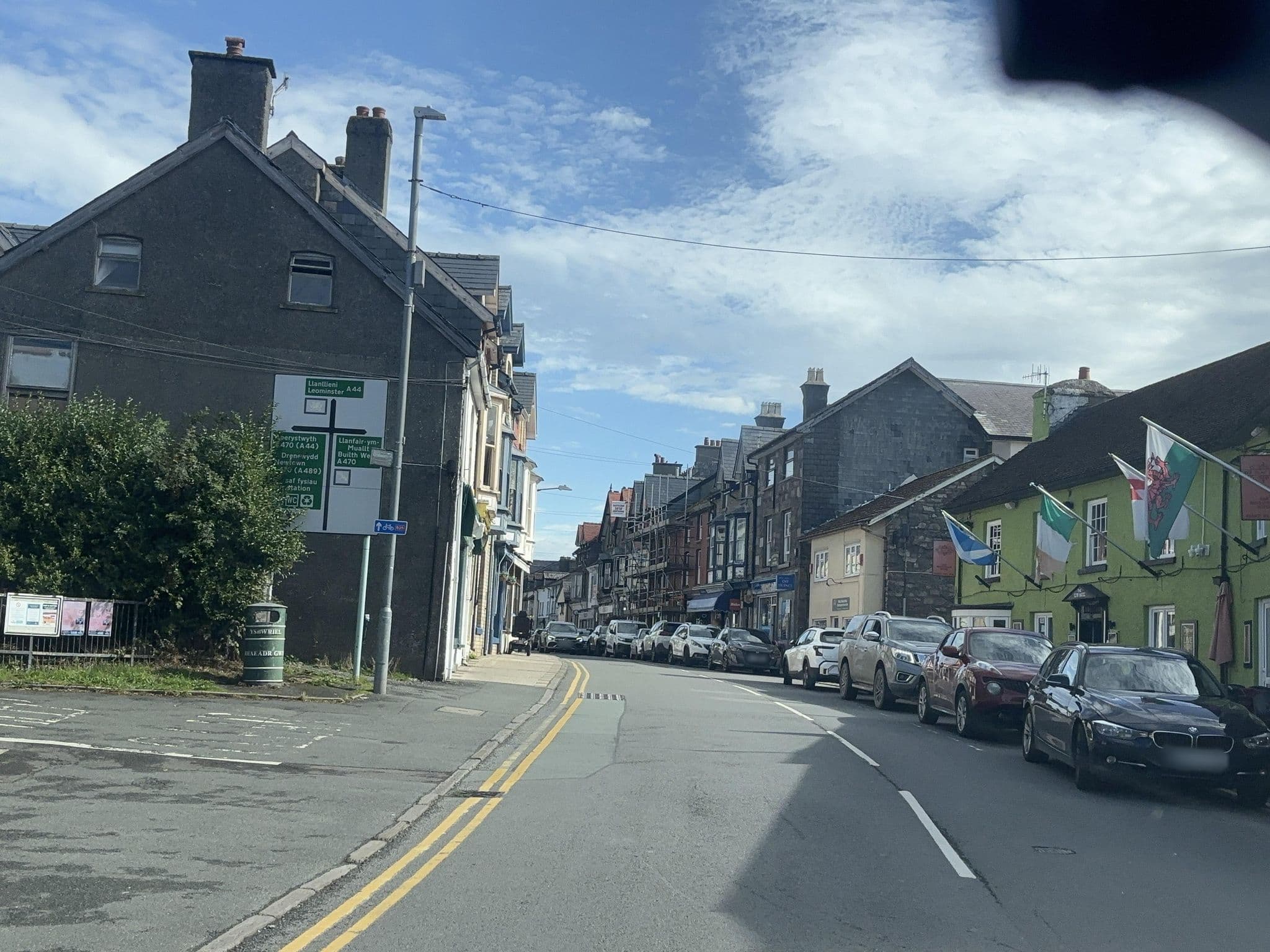 Street view near The Elan Hotel, Rhayader — © swinetown (CC BY-SA · Mapillary)