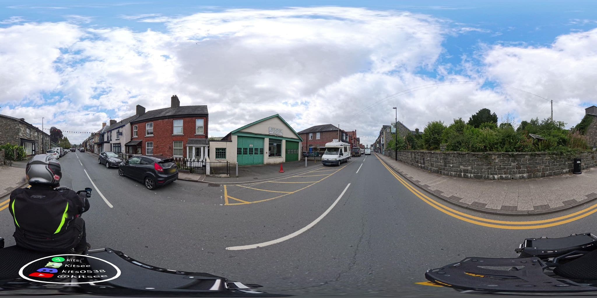 Street view near Cadwgan House, Rhayader — © kits (CC BY-SA · Mapillary)