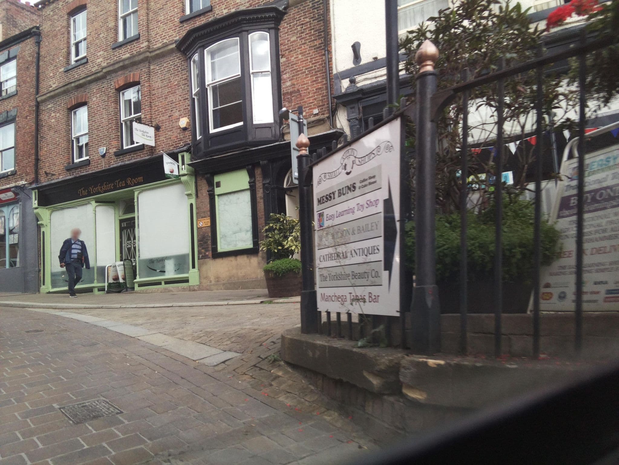 Street view near The Royal Oak, Ripon — © southglos (CC BY-SA · Mapillary)