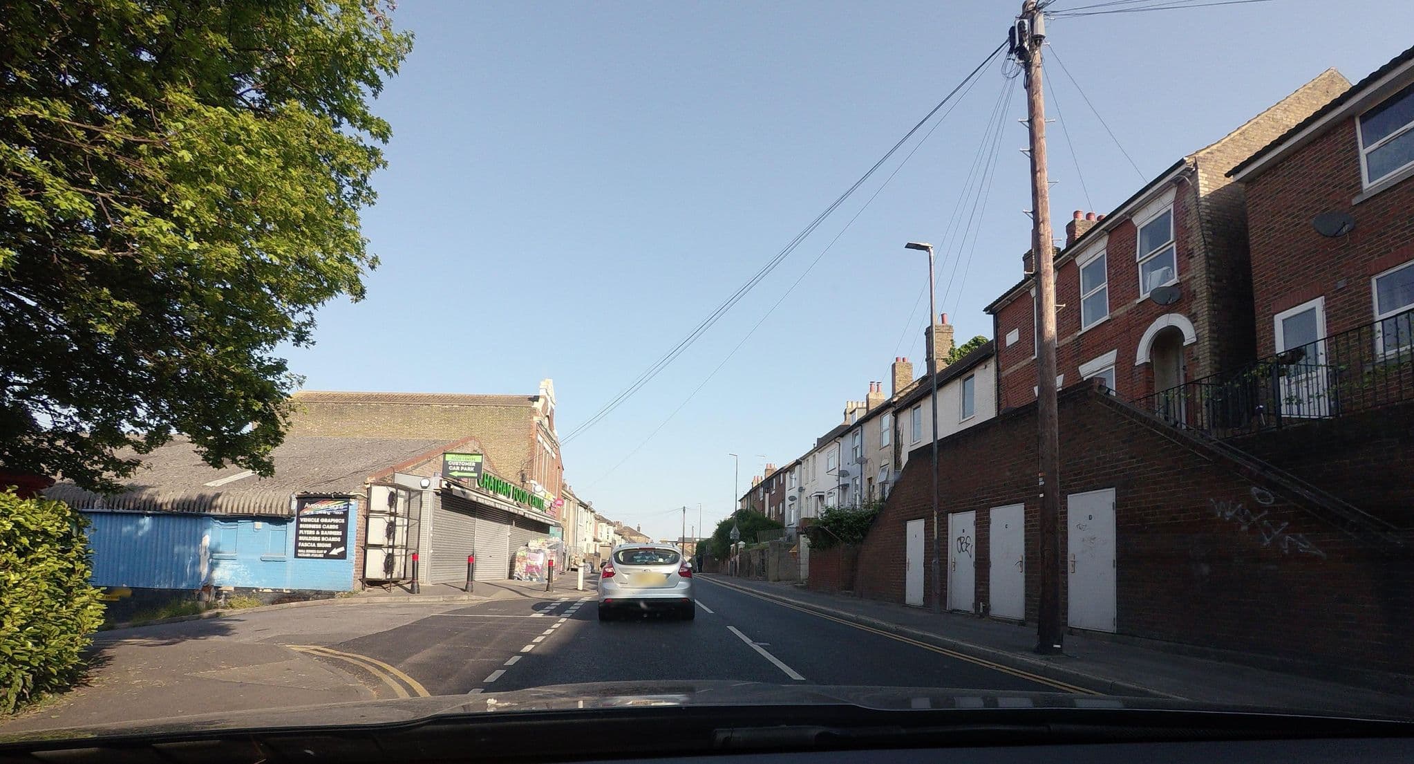 Street view near Sweet Guesthouse, Chatham — © tallguy (CC BY-SA · Mapillary)