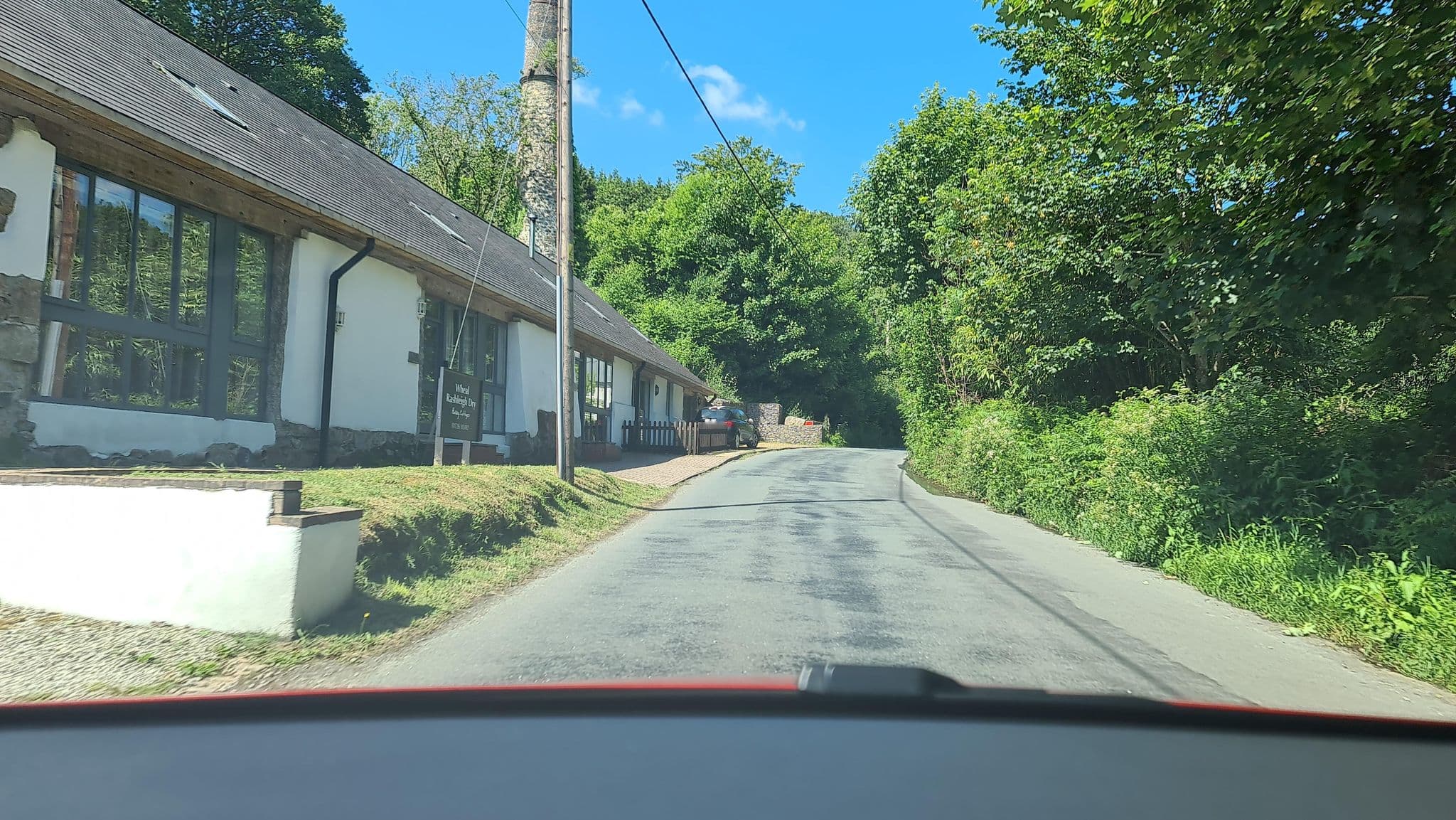 Street view near The Pan Kiln, Saint Blazey — © alexanderar (CC BY-SA · Mapillary)