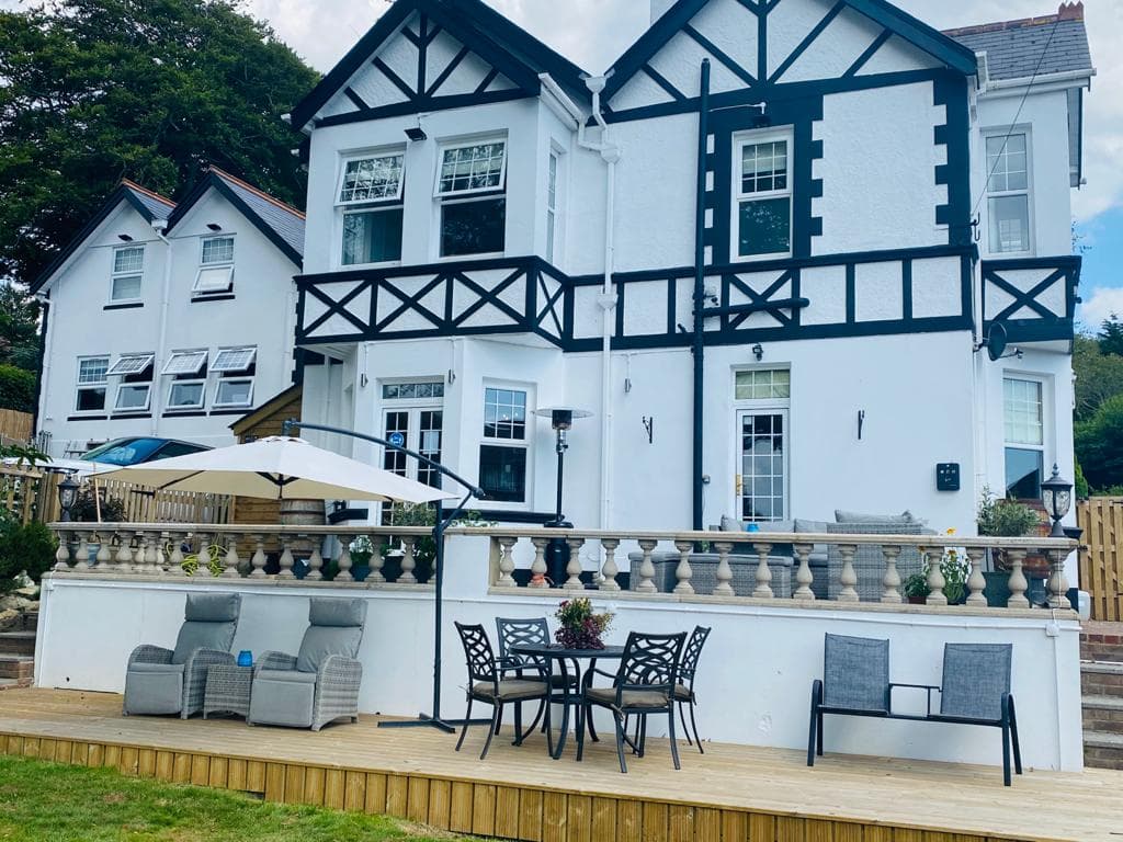 NORTHRISE RETREAT - ACCOMMODATION - HOT TUB - SAUNA, Fairlight