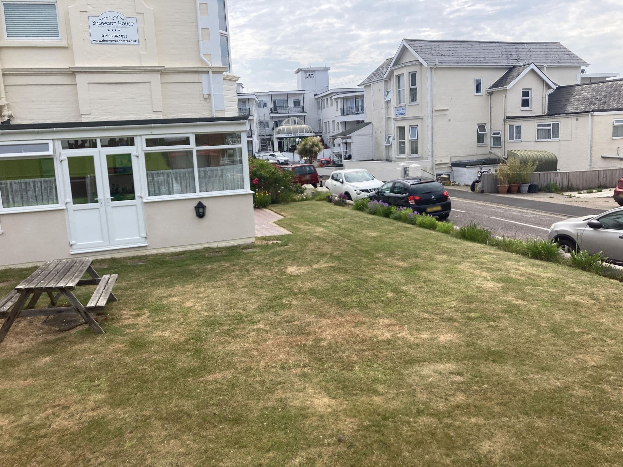 Street view near The Parkway, Shanklin — © cjmalone (CC BY-SA · Mapillary)