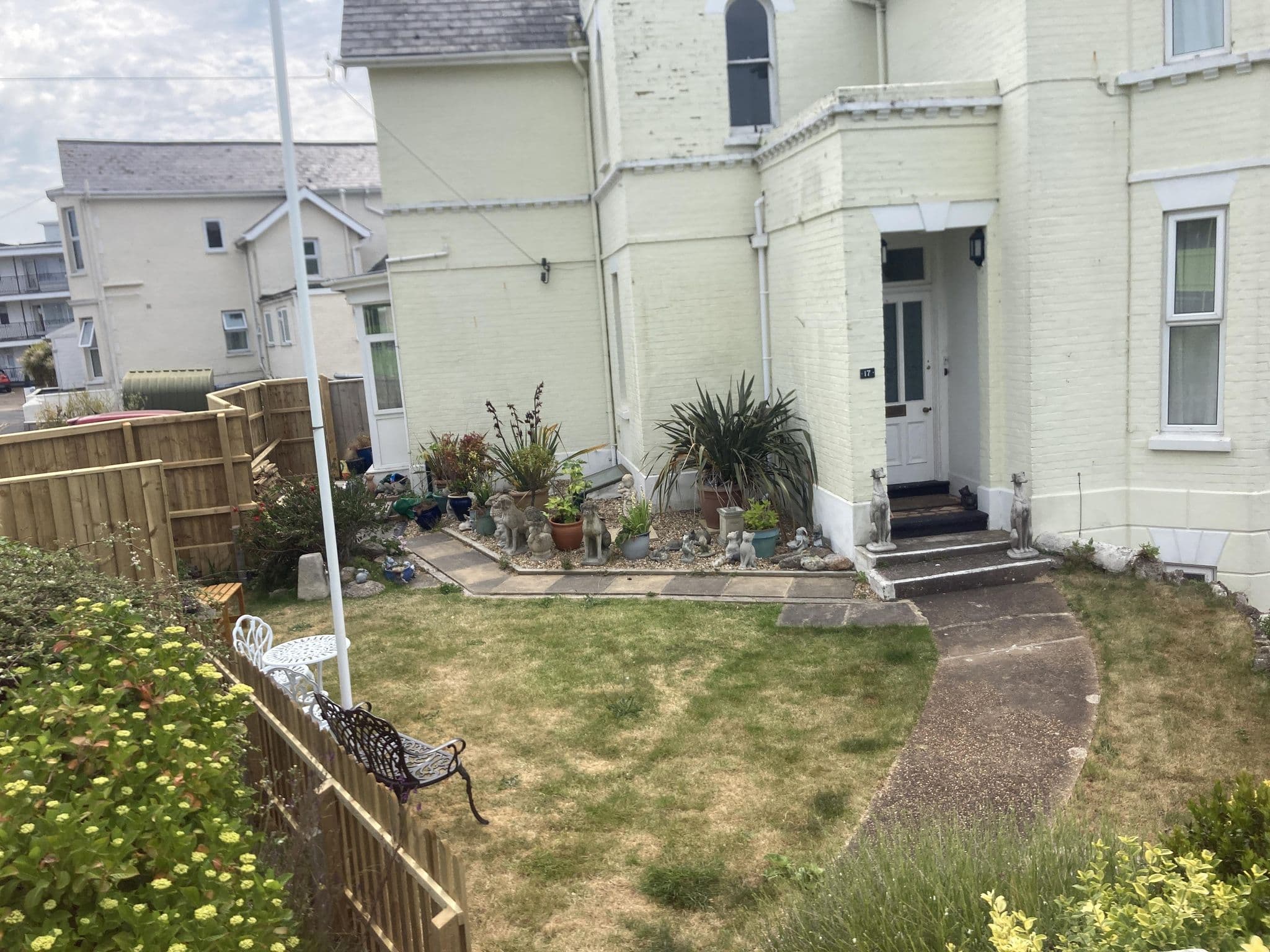 Street view near Heatherleigh B&B and Studio Flat, Shanklin — © cjmalone (CC BY-SA · Mapillary)