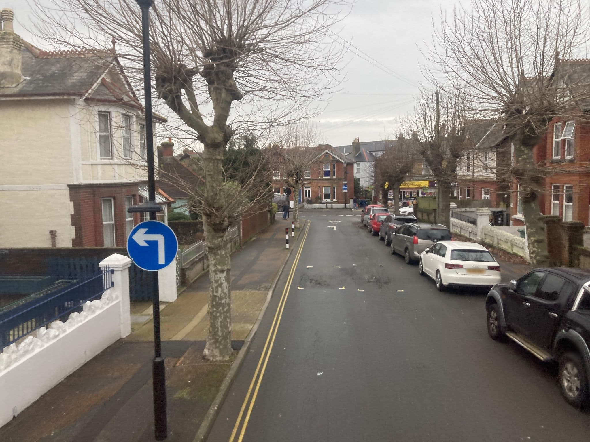 Street view near Willow Dene Guest House, Sandown — © cjmalone (CC BY-SA · Mapillary)