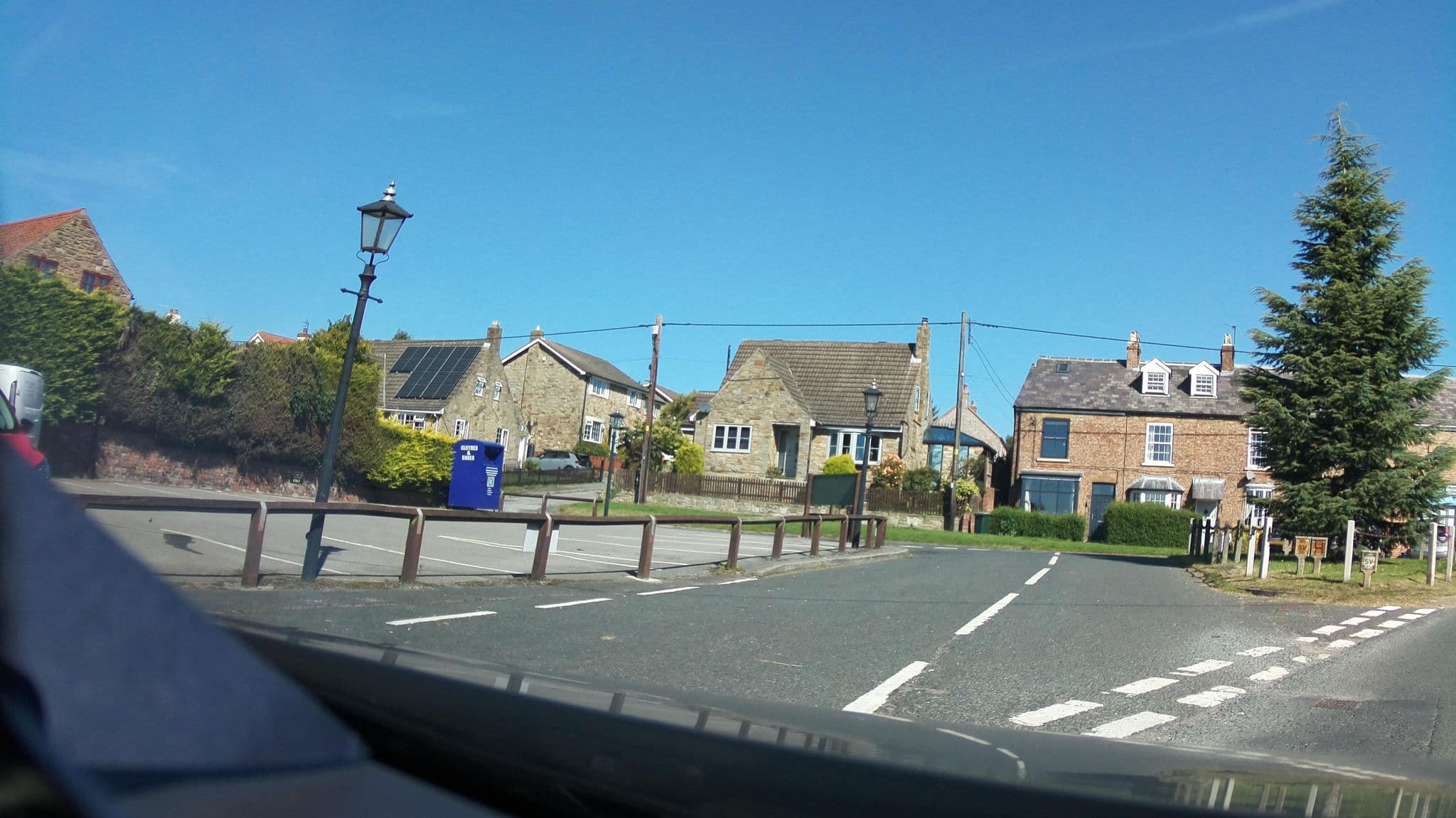 Street view near Highwayman Inn, Sheriff Hutton — © southglos (CC BY-SA · Mapillary)