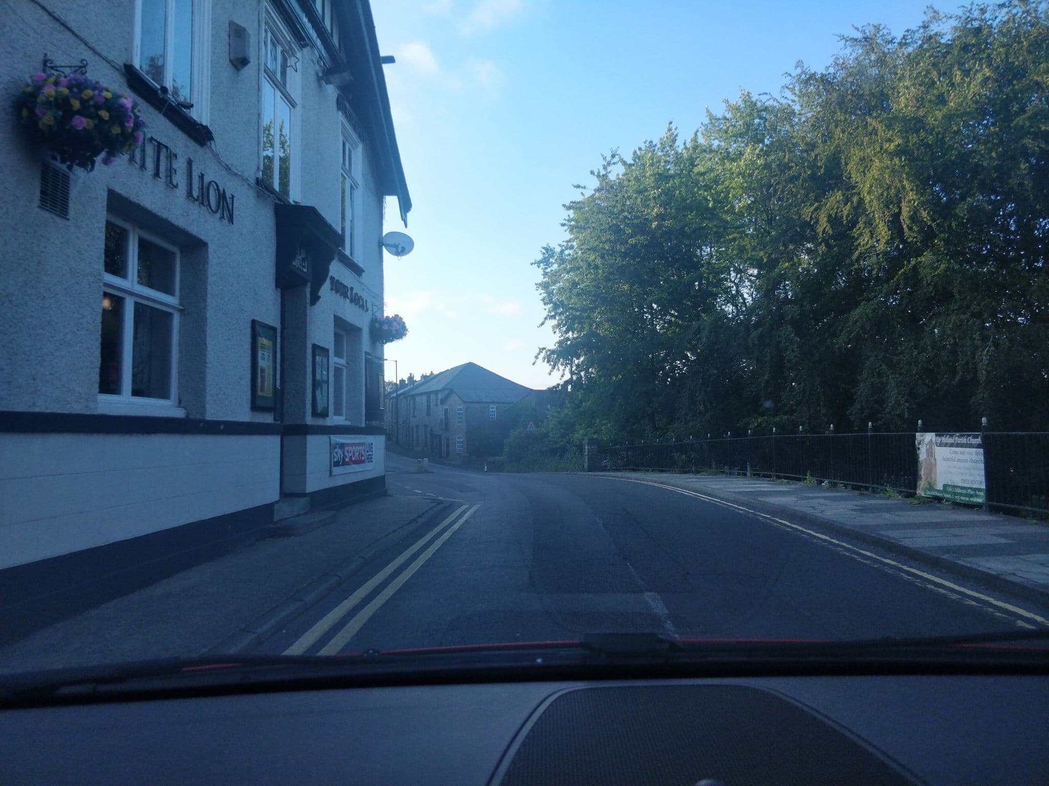 Street view near White Lion Hotel, Skelmersdale — © davidsong (CC BY-SA · Mapillary)
