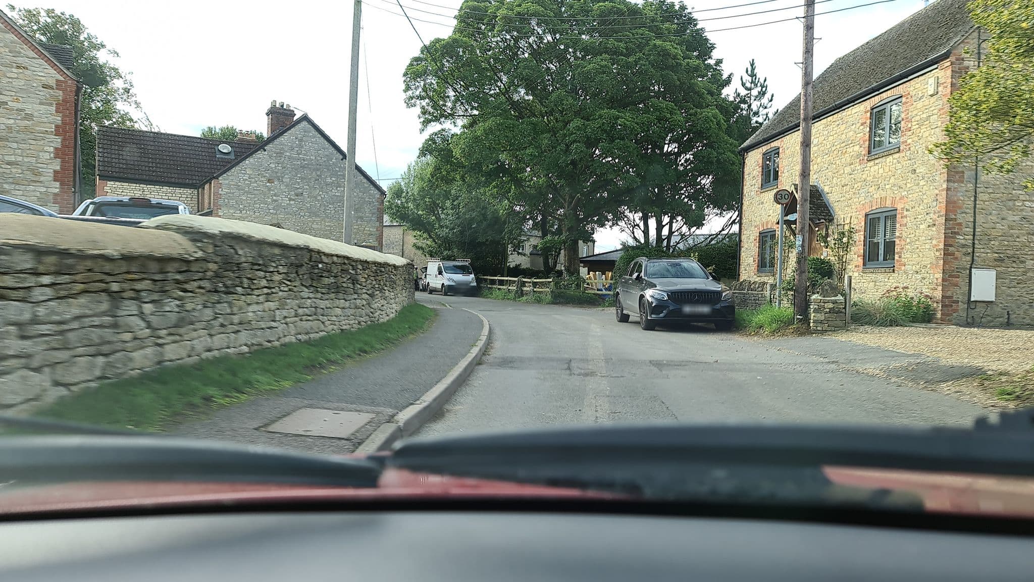 Street view near The Old Post Office, Somerton — © alexanderar (CC BY-SA · Mapillary)