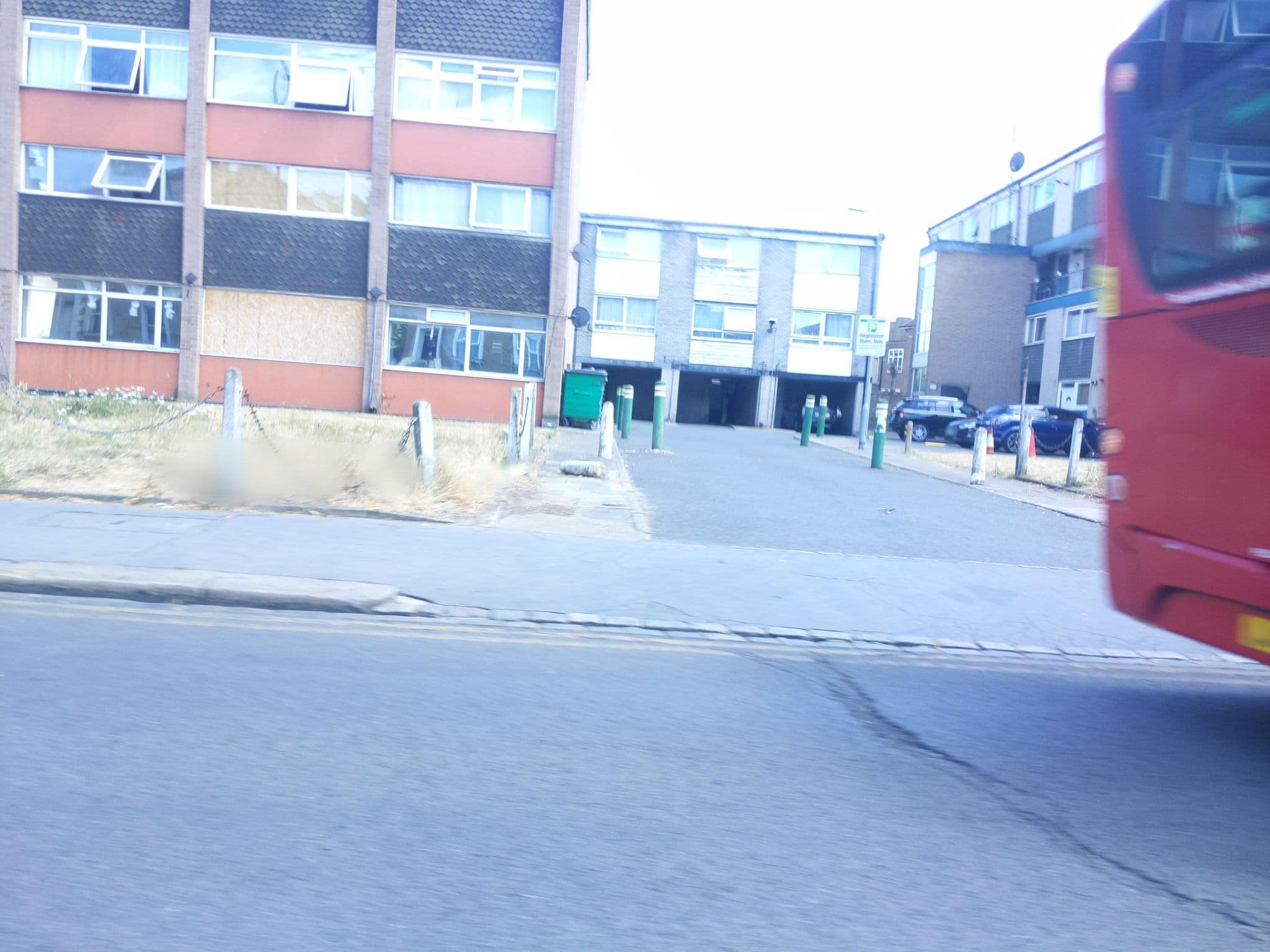 Street view near Flexistay Wellesley Road Apartments, Croydon — © ldonetc (CC BY-SA · Mapillary)