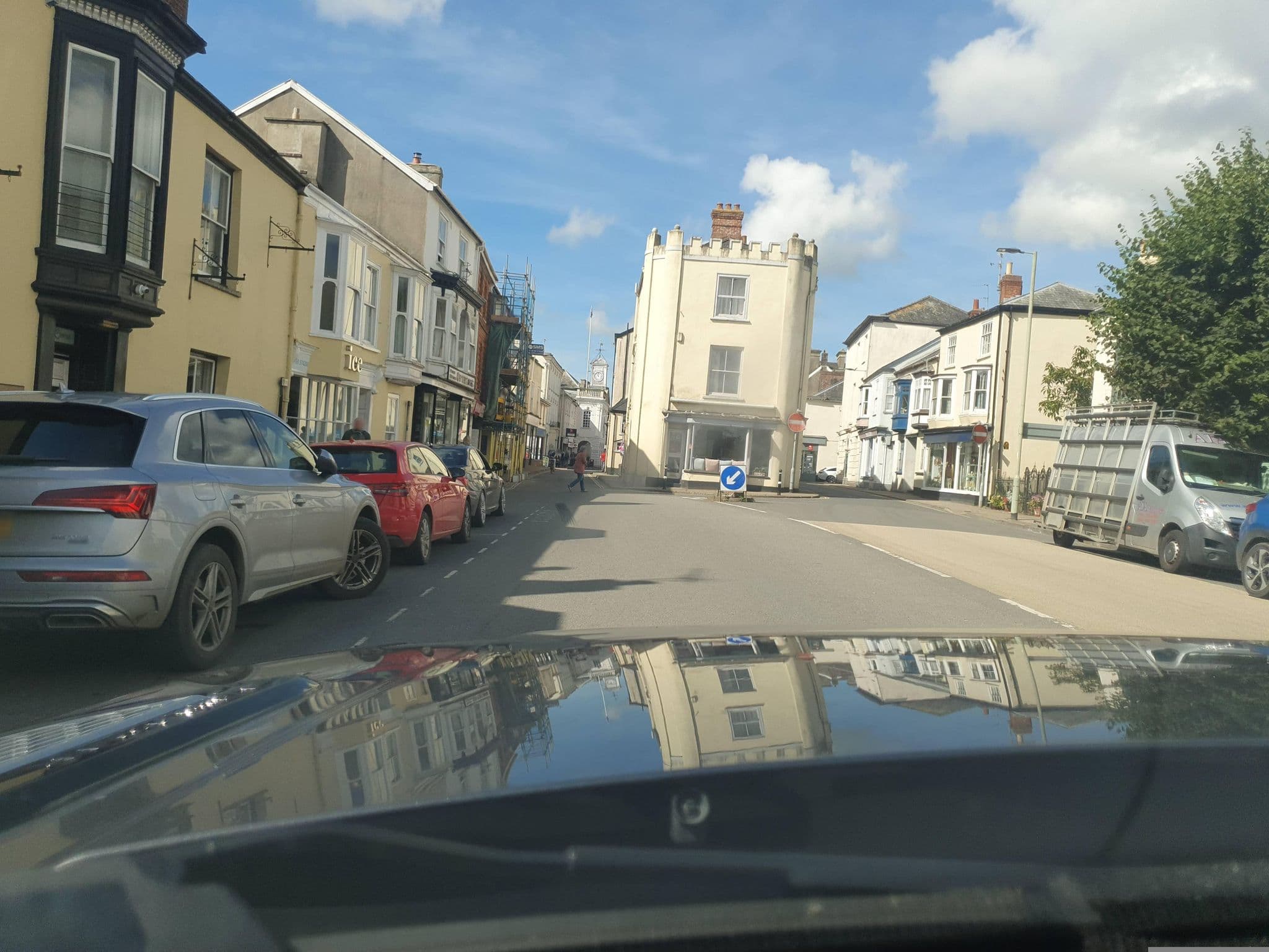 Street view near Town Arms Hotel, South Molton — © russmcd (CC BY-SA · Mapillary)