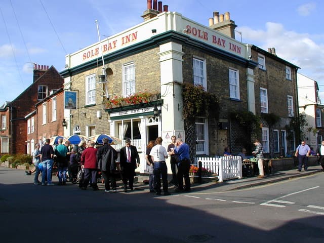 Sole Bay Inn Southwold (via Wikimedia Commons, CC BY-SA 2.0)