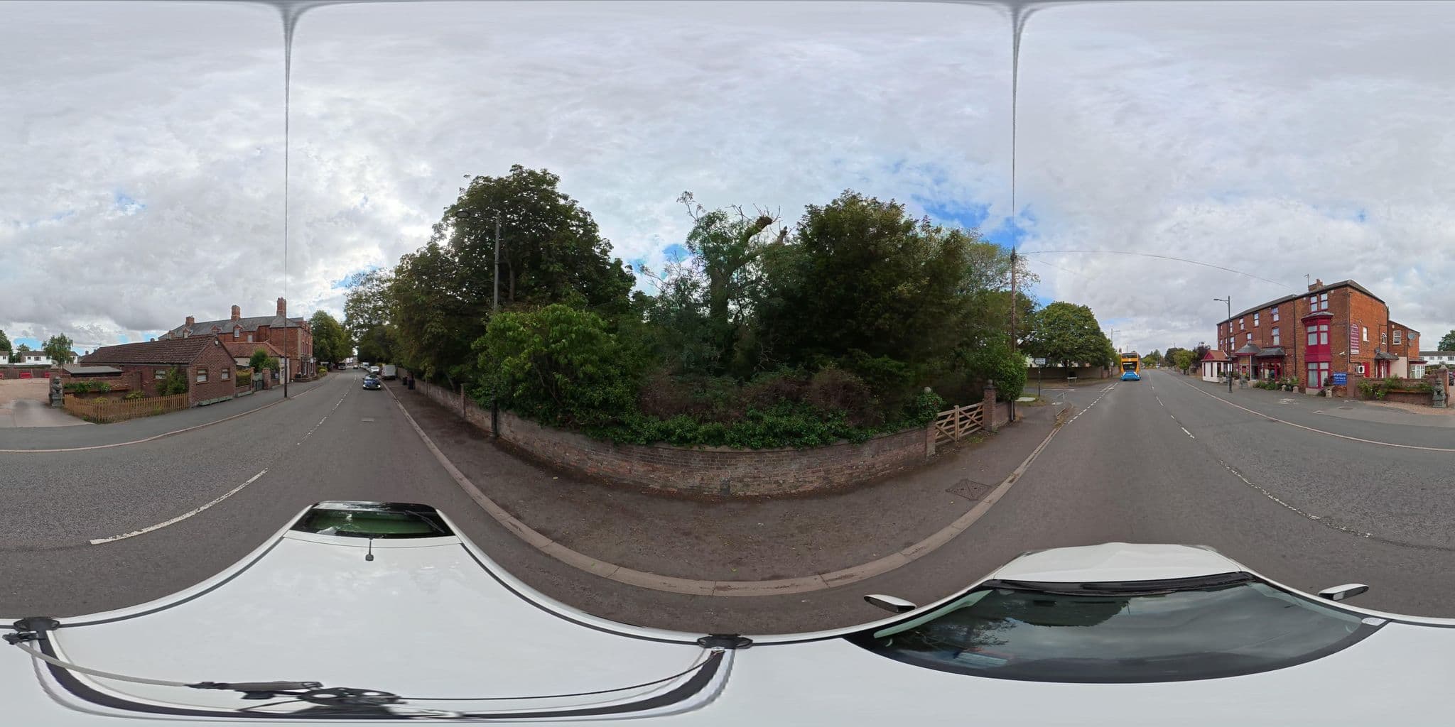 Street view near Shades Hotel, Spilsby — © osmplus_org (CC BY-SA · Mapillary)