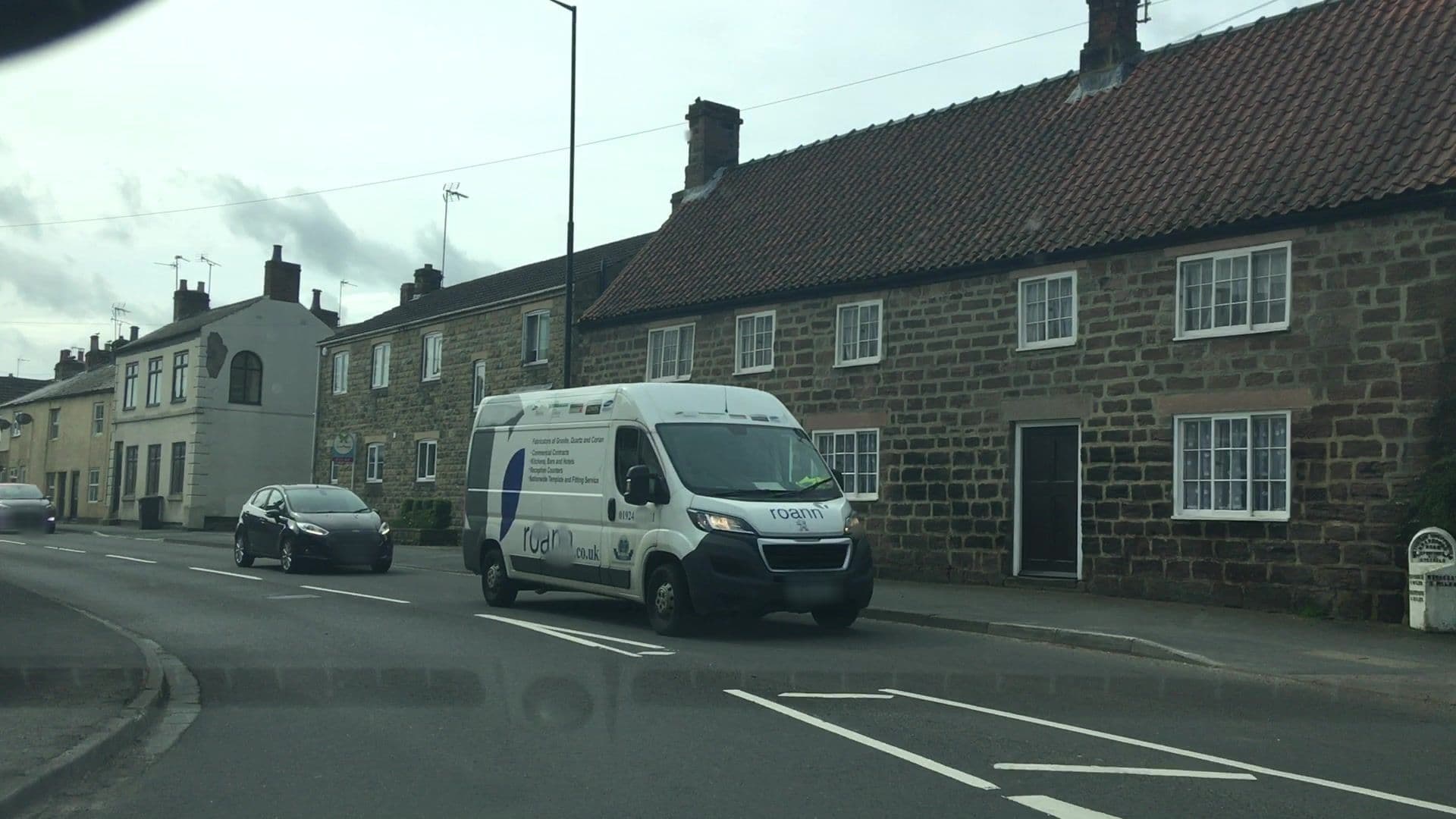 Street view near Castle Inn, Spofforth — © lvl5 (CC BY-SA · Mapillary)