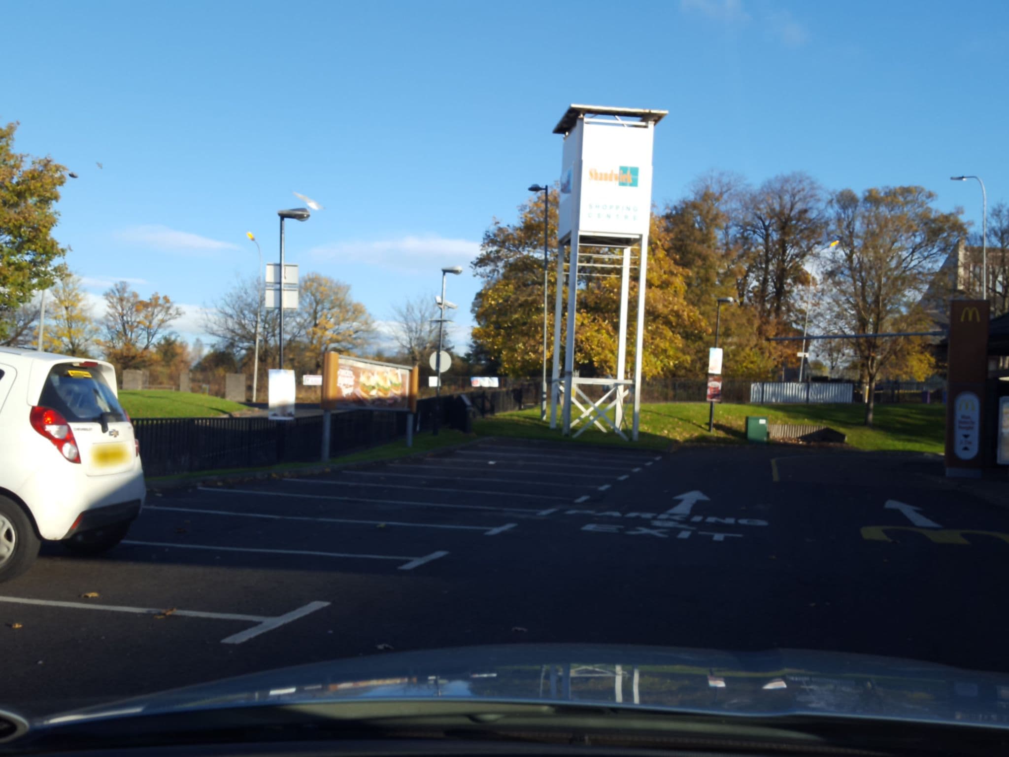 Street view near Hillview B & B, Stepps — © hobgoblin (CC BY-SA · Mapillary)