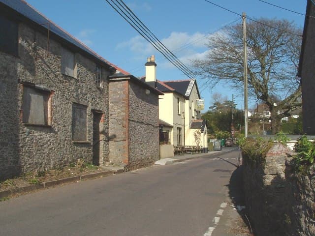 Manor Inn (via Wikimedia Commons, CC BY-SA 2.0)