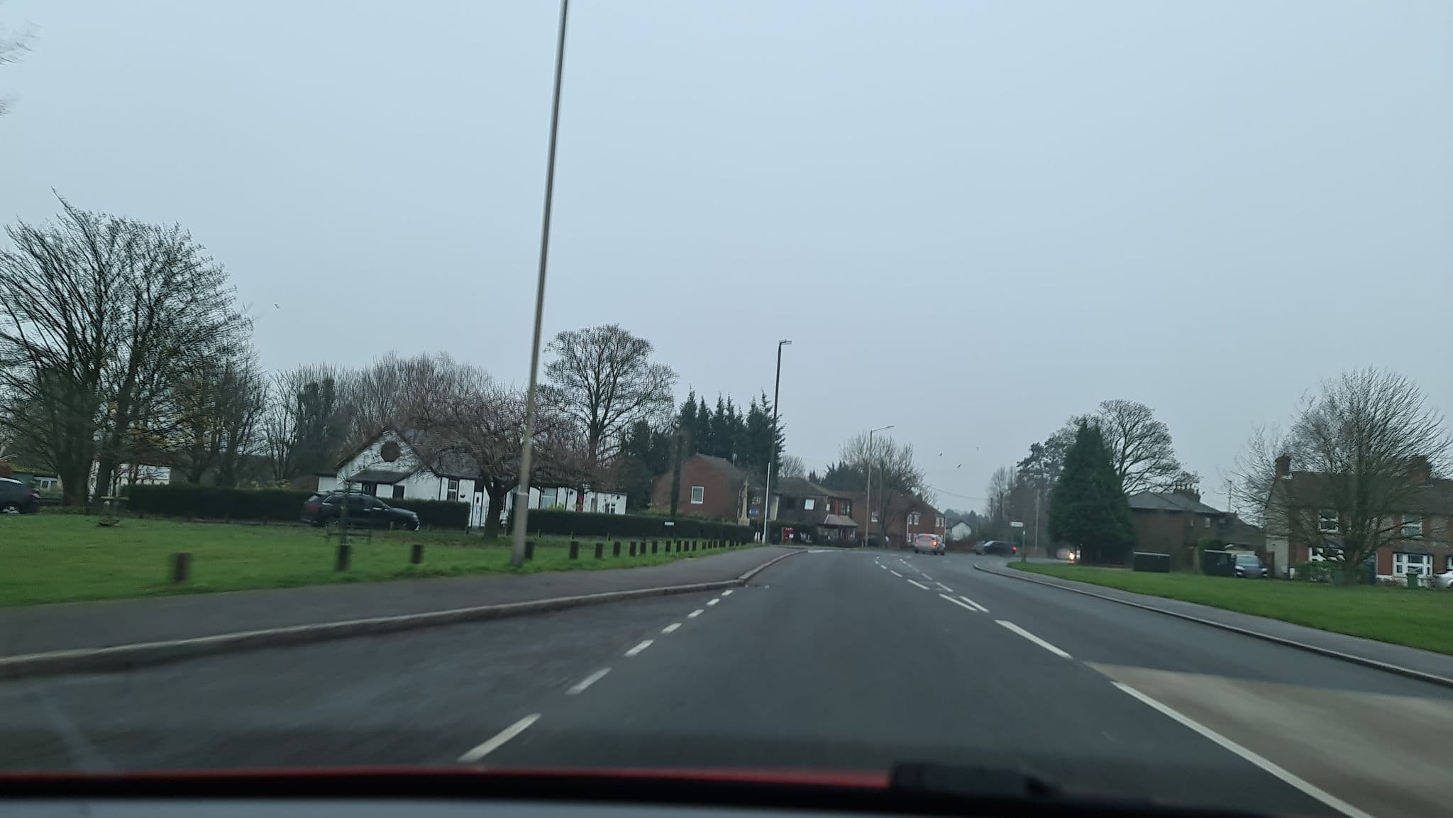 Street view near The King's Arms Hotel, Stokenchurch — © alexanderar (CC BY-SA · Mapillary)