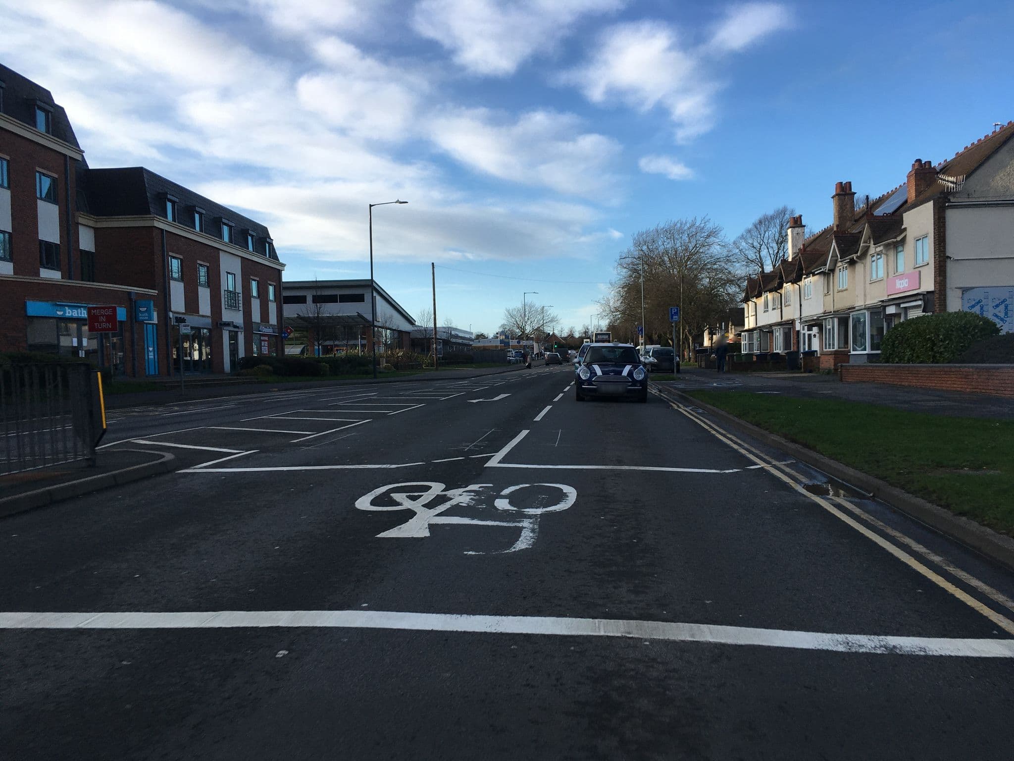 Street view near Travelodge Stratford Upon Avon, Stratford-upon-Avon — © southglos (CC BY-SA · Mapillary)