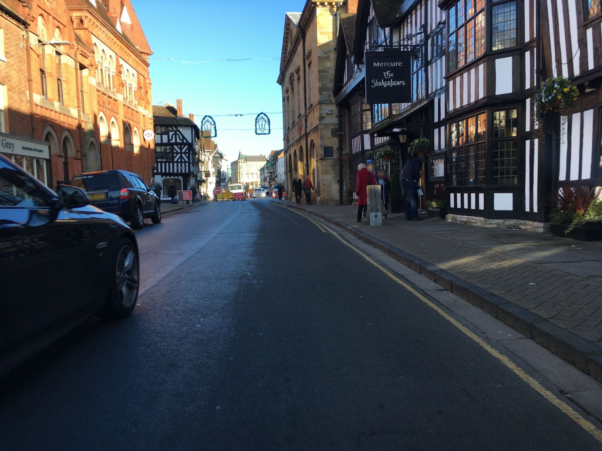 Street view near Mercure Stratford upon Avon Shakespeare Hotel, Stratford-upon-Avon — © southglos (CC BY-SA · Mapillary)