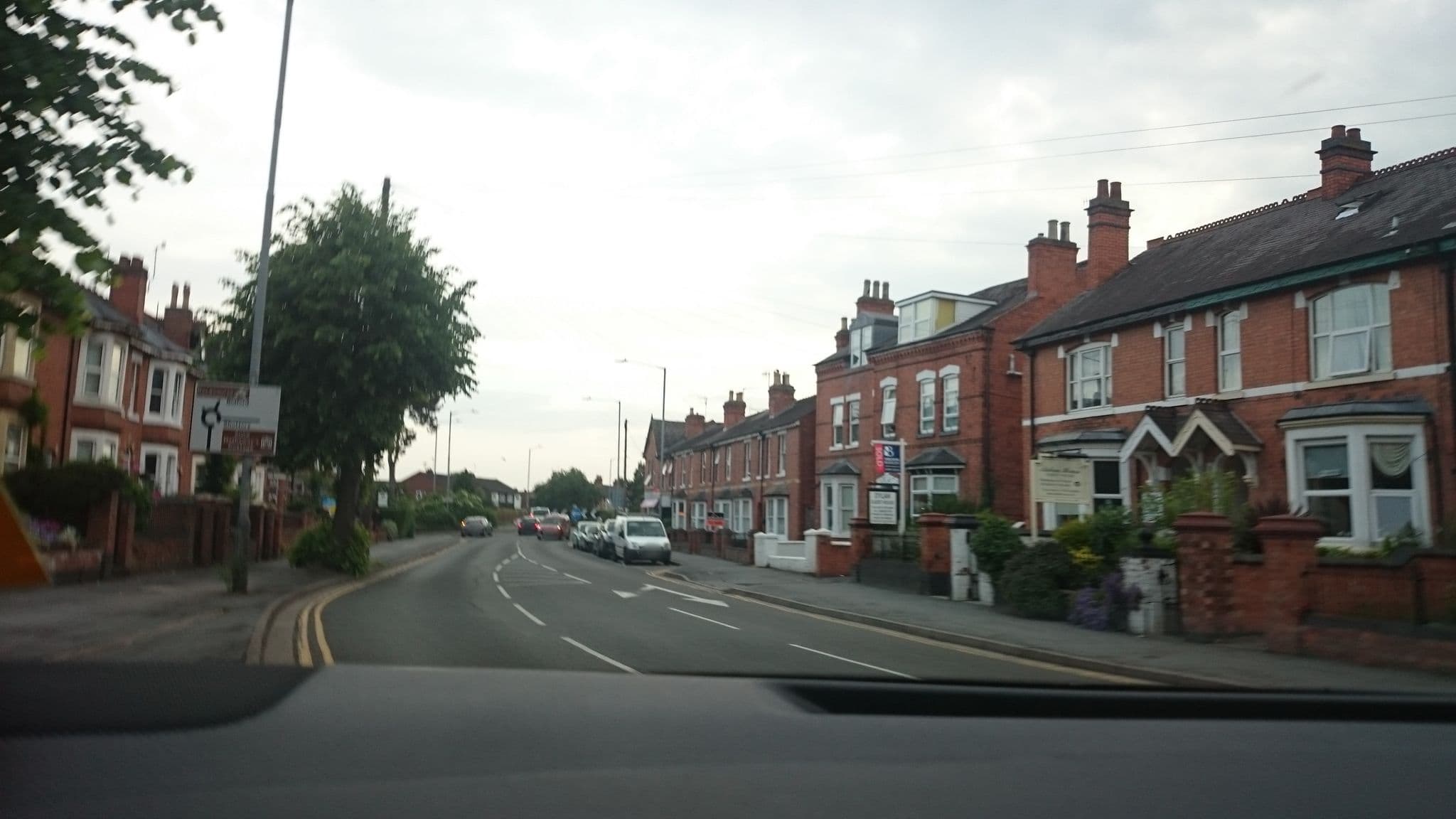 Street view near Virginia Lodge, Stratford-upon-Avon — © ebel (CC BY-SA · Mapillary)