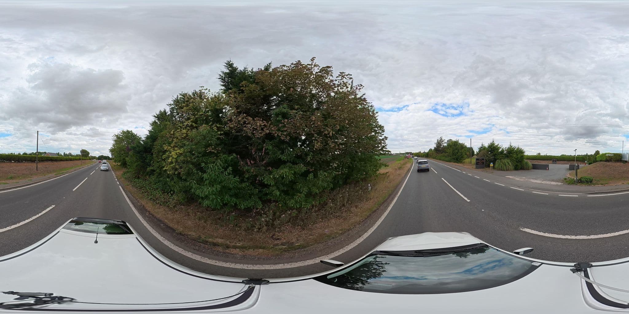 Street view near Walnut Lakes, Sutterton — © osmplus_org (CC BY-SA · Mapillary)