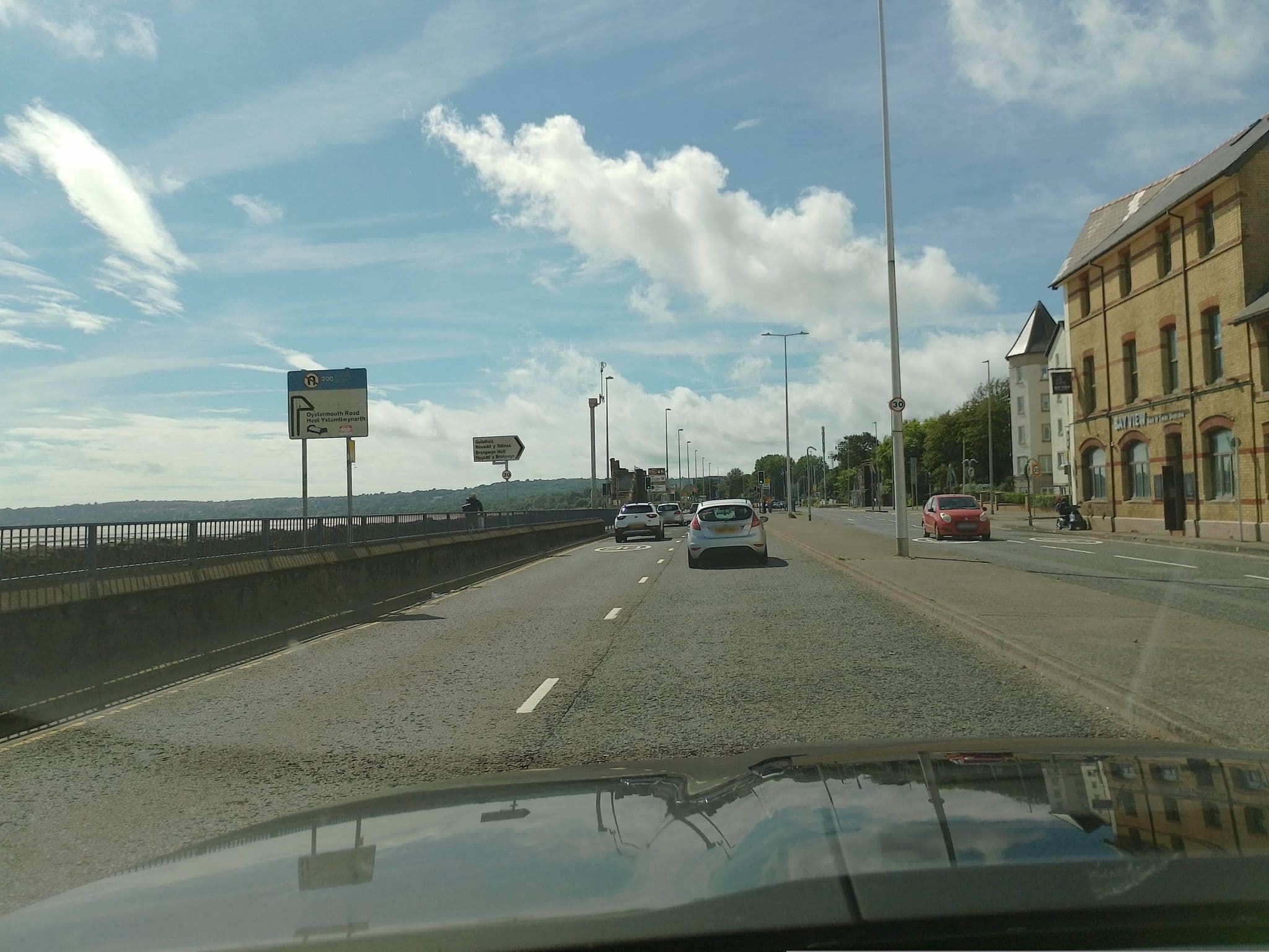 Street view near South View Hotel, Swansea — © laye (CC BY-SA · Mapillary)