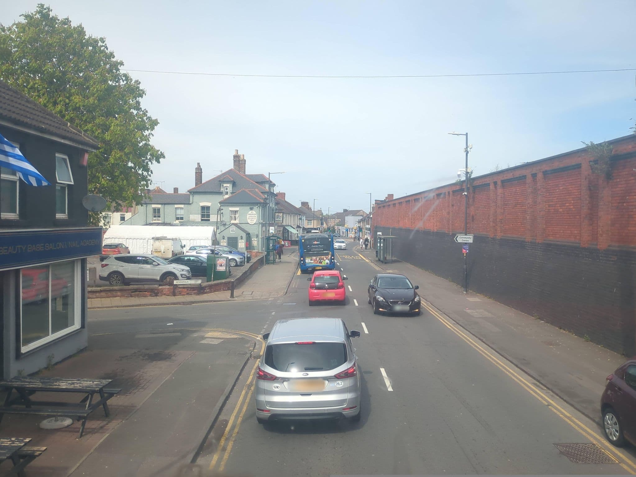 Street view near Dolphin Hotel, Swindon — © swinetown (CC BY-SA · Mapillary)