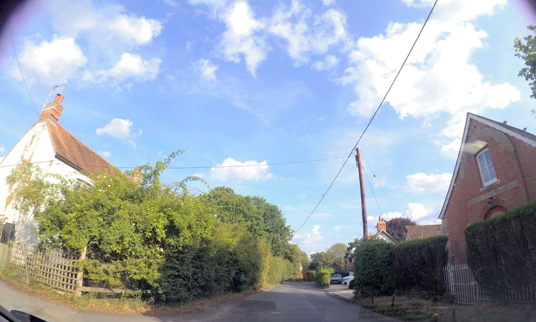 Street view near The Chapel B&B, Tadley — © 4004 (CC BY-SA · Mapillary)