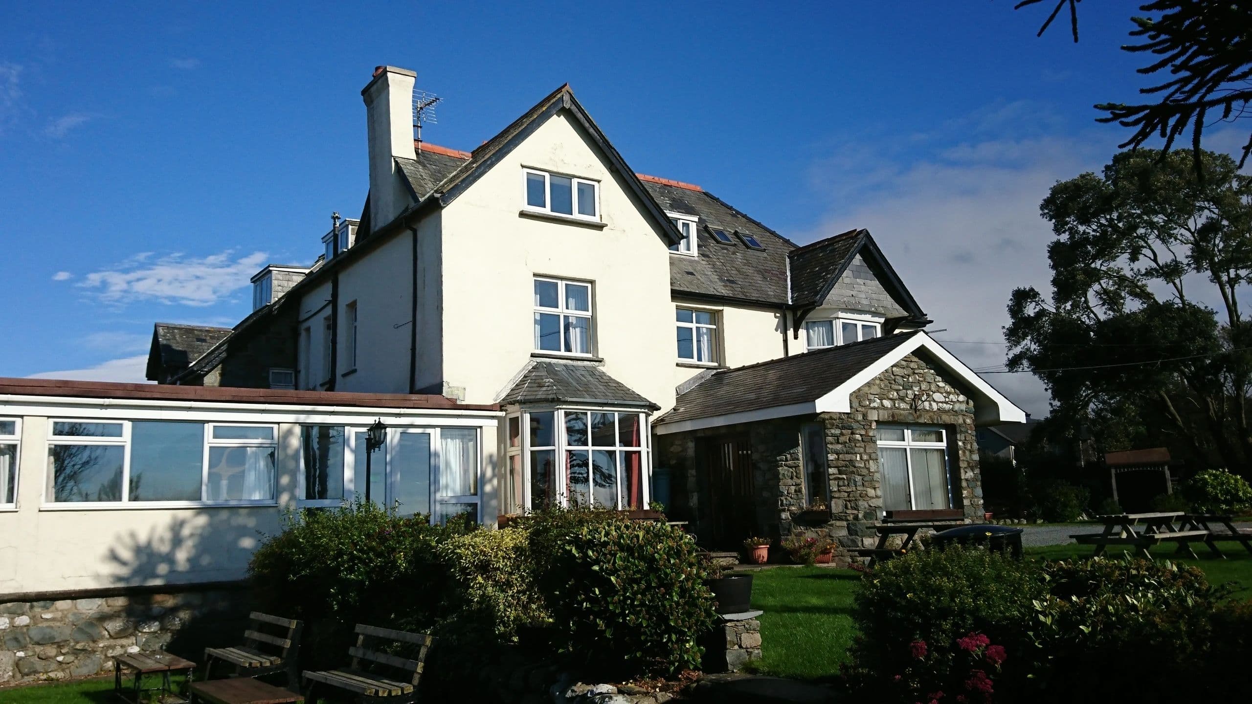 Cadwgan House, Tal-y-bont