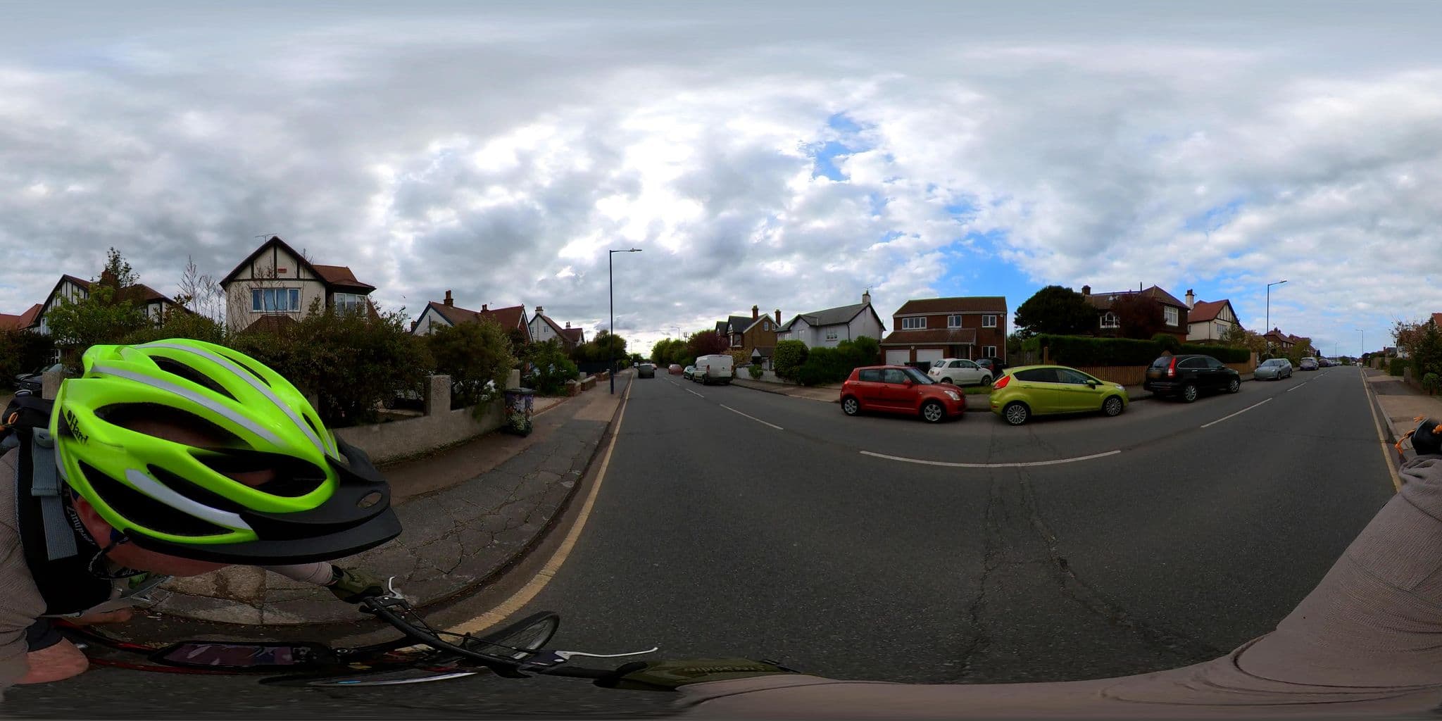 Street view near Stuart's Bed and Breakfast, Tankerton — © jkingsleya (CC BY-SA · Mapillary)