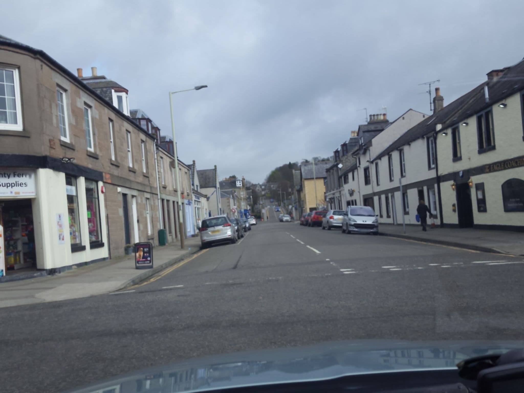 Street view near The Eagle Coaching Inn, Tayport — © hobgoblin (CC BY-SA · Mapillary)