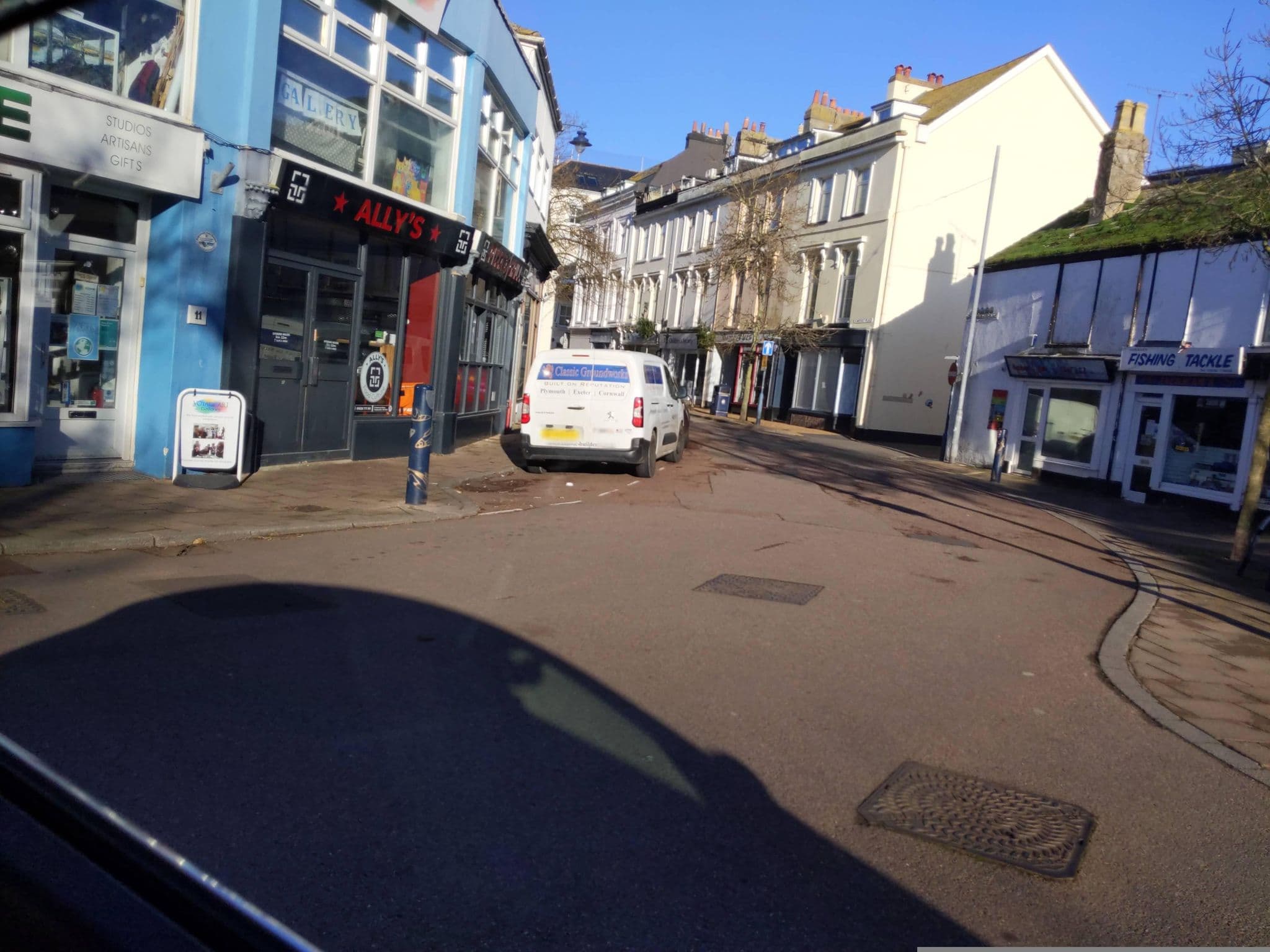 Street view near Shanklin Beach Hotel, Teignmouth — © WaggyDog (CC BY-SA · Mapillary)