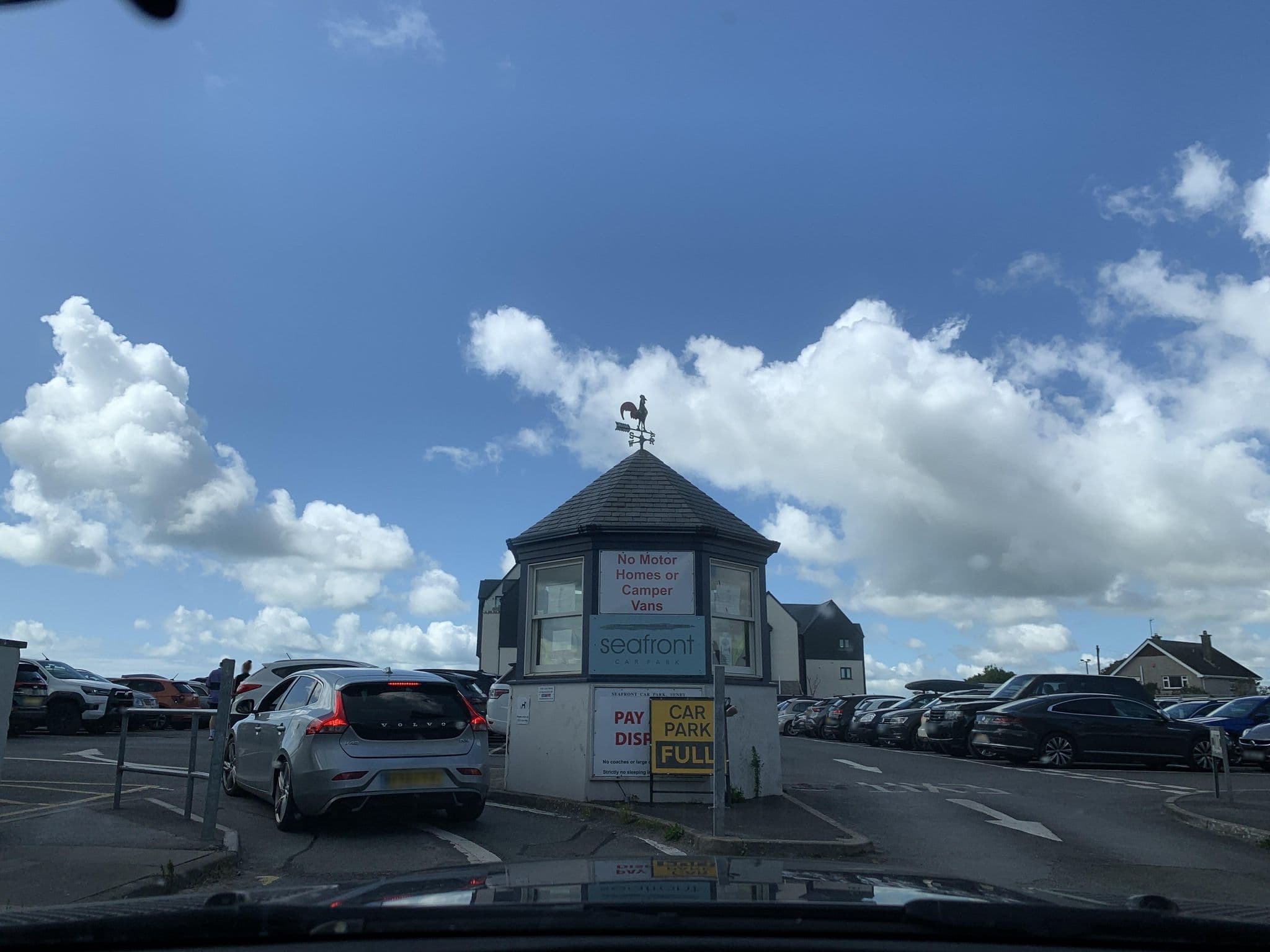 Street view near Farnham Hotel, Tenby — © laye (CC BY-SA · Mapillary)