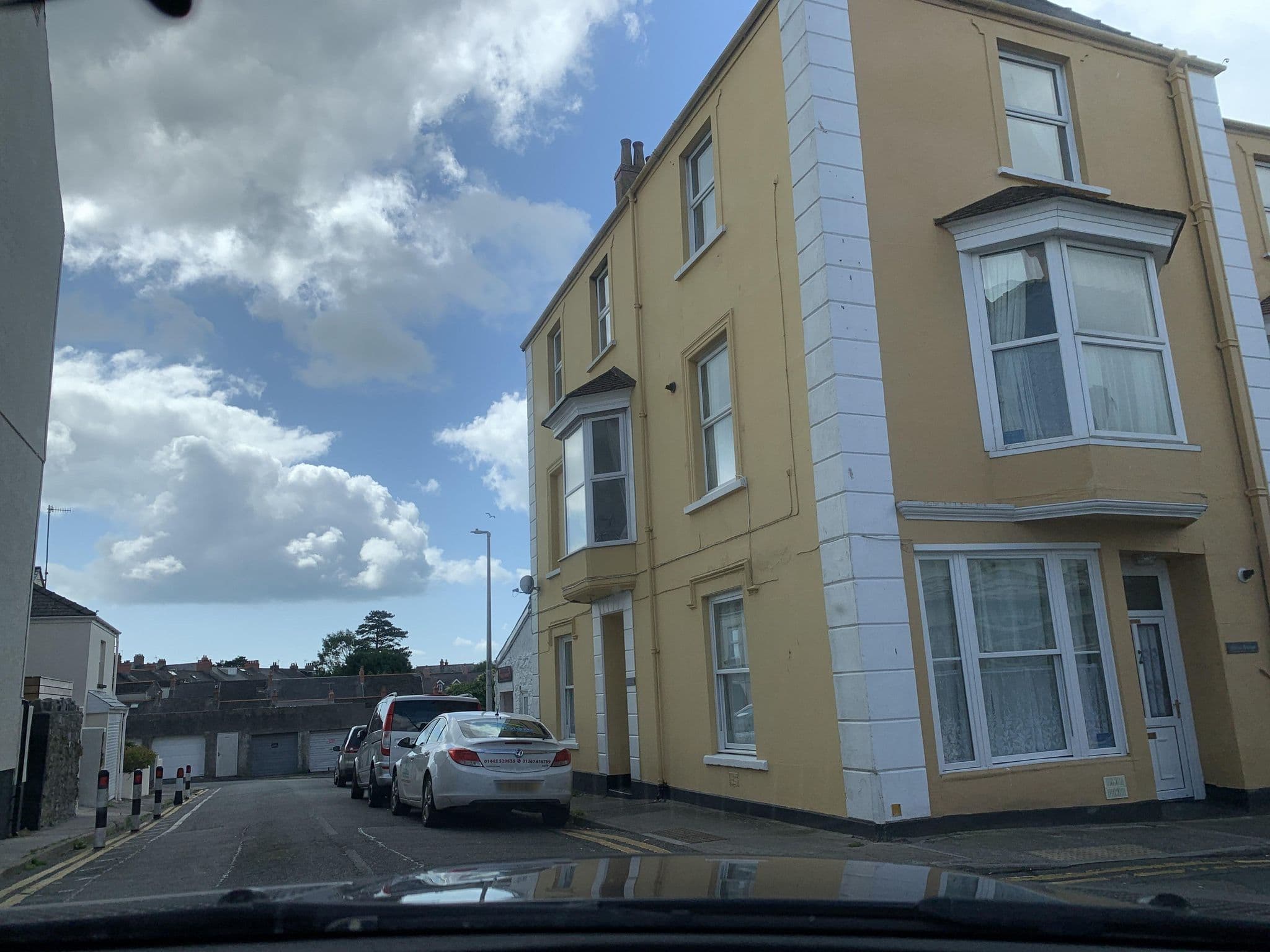Street view near Honey Cottage, Tenby — © laye (CC BY-SA · Mapillary)