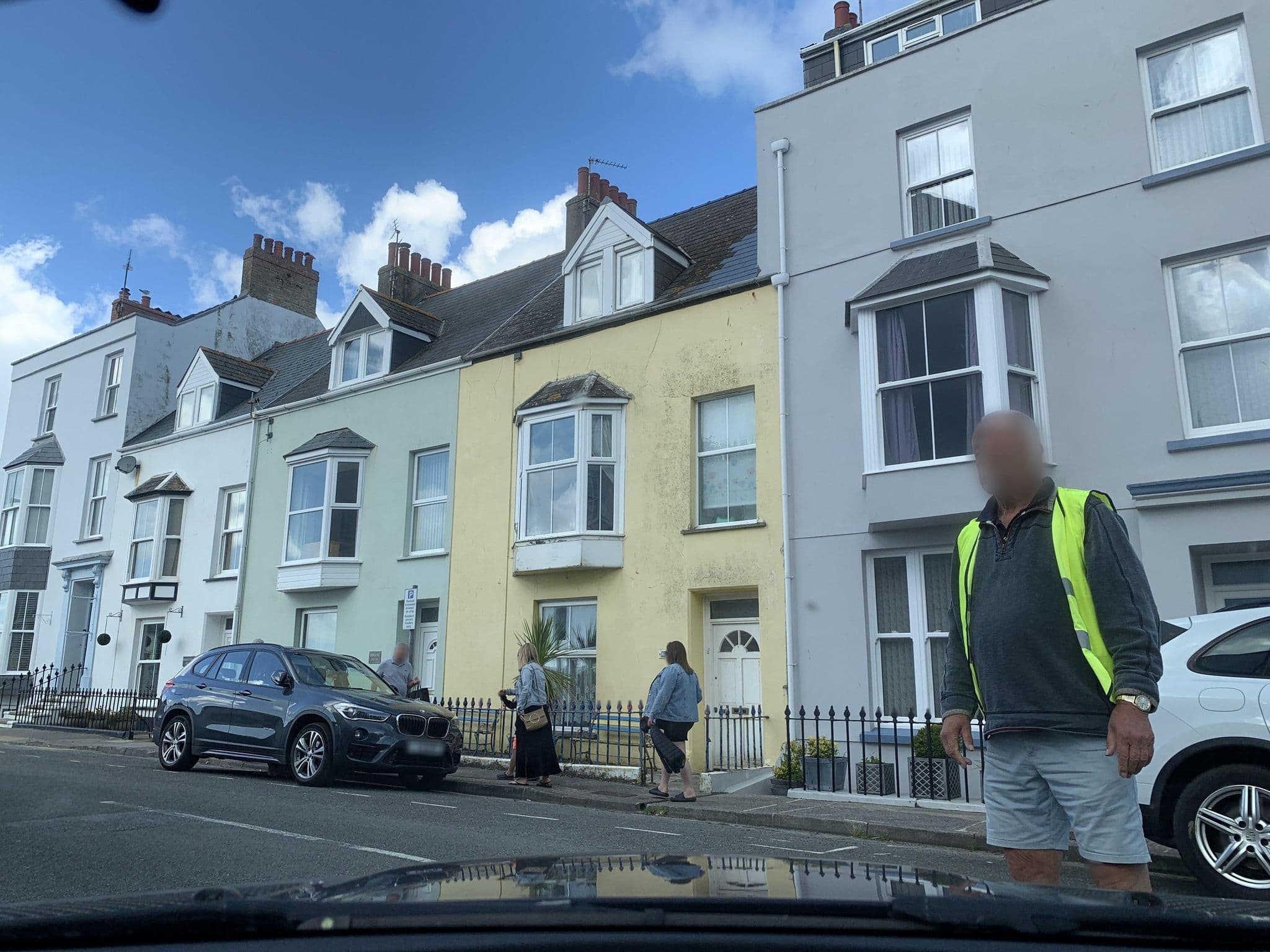 Street view near Osnok B+B, Tenby — © laye (CC BY-SA · Mapillary)