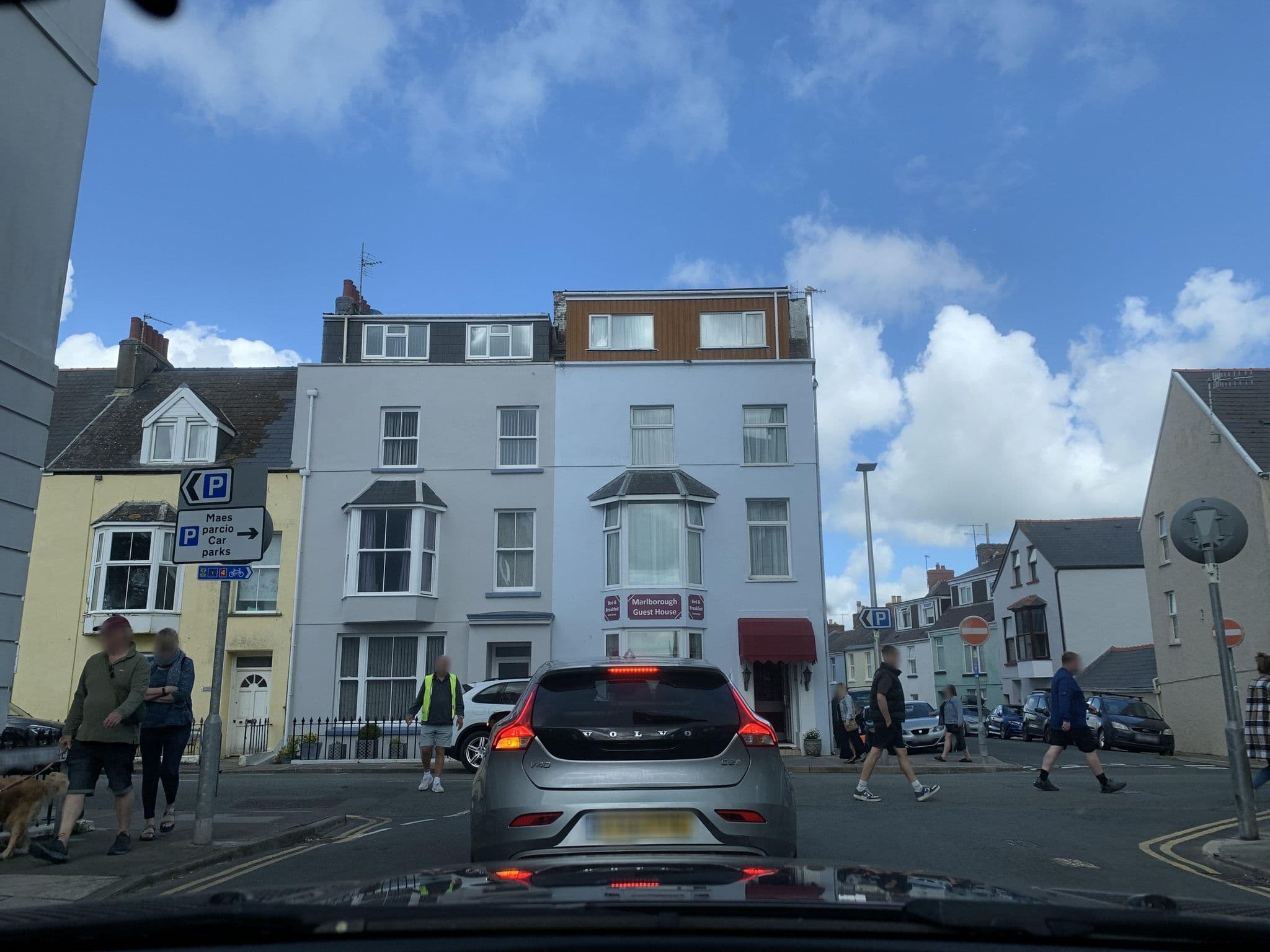 Street view near The Southcliff, Tenby — © laye (CC BY-SA · Mapillary)