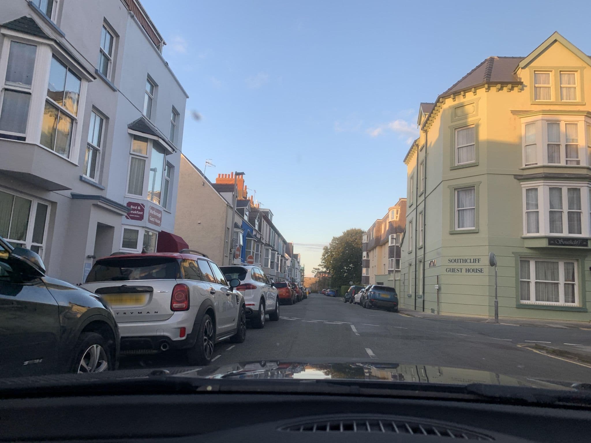 Street view near Rebleen Guest House, Tenby — © laye (CC BY-SA · Mapillary)