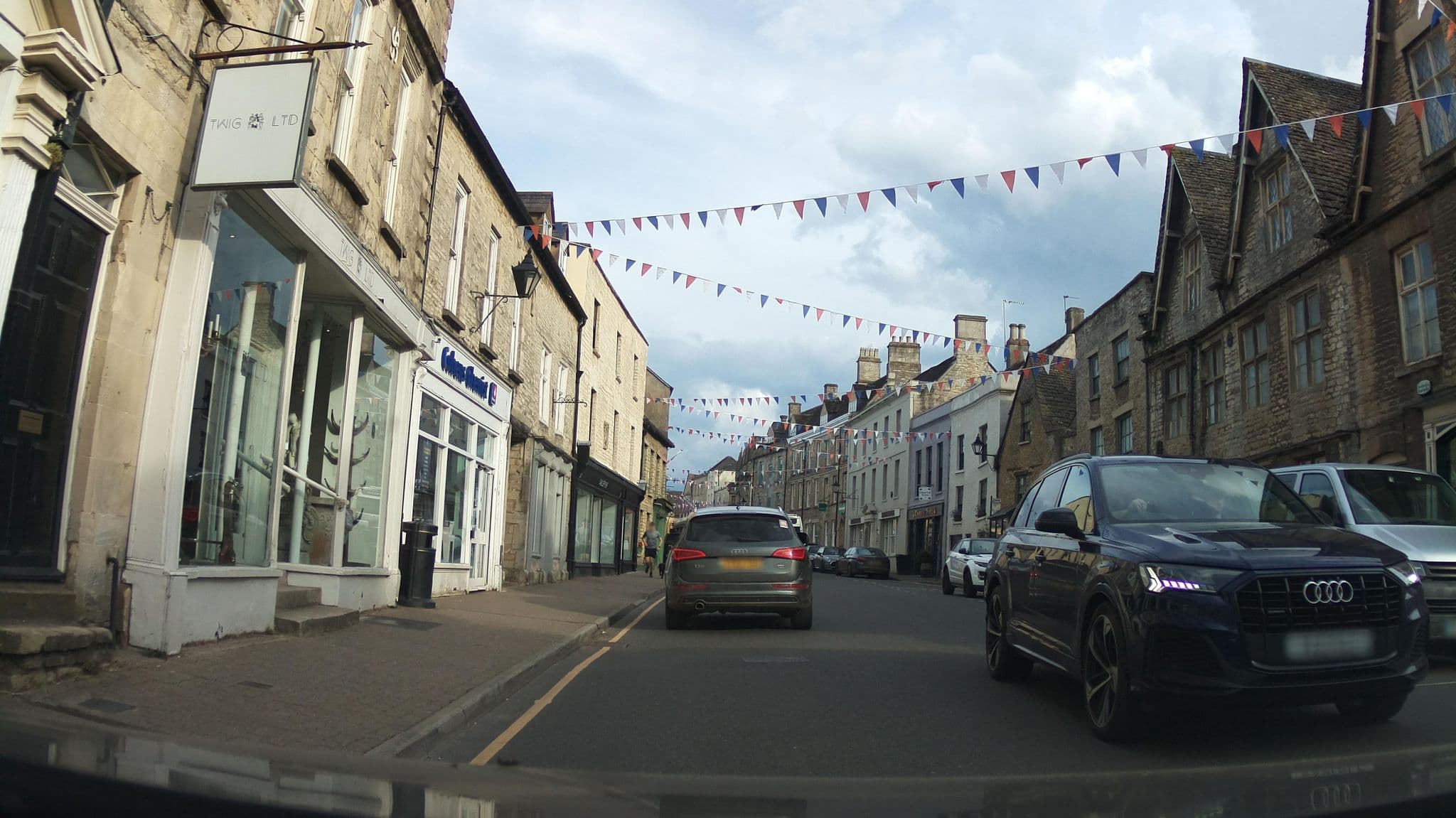 Street view near The Close Hotel, Tetbury — © southglos (CC BY-SA · Mapillary)