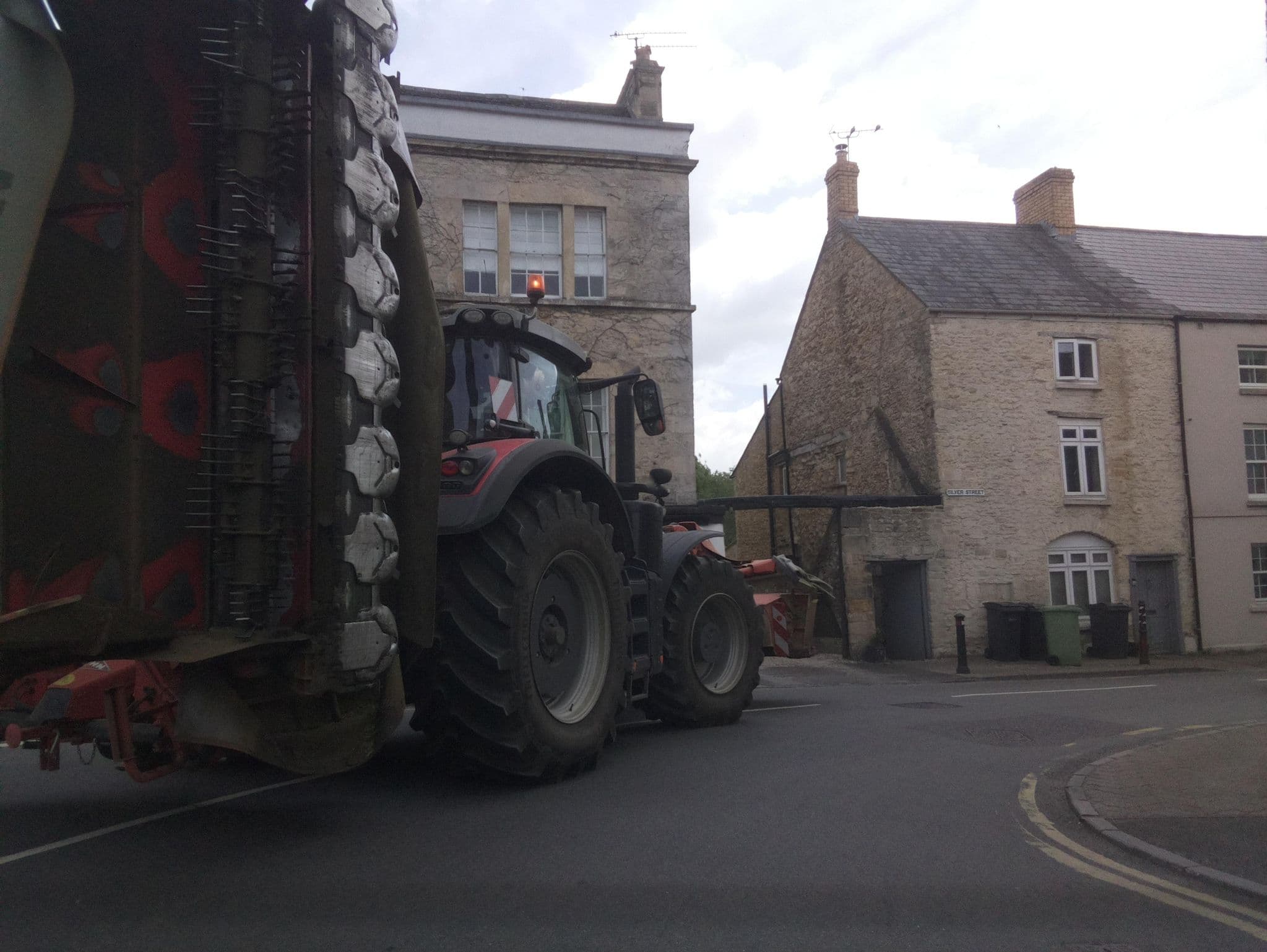 Street view near Snooty Fox Hotel, Tetbury — © southglos (CC BY-SA · Mapillary)