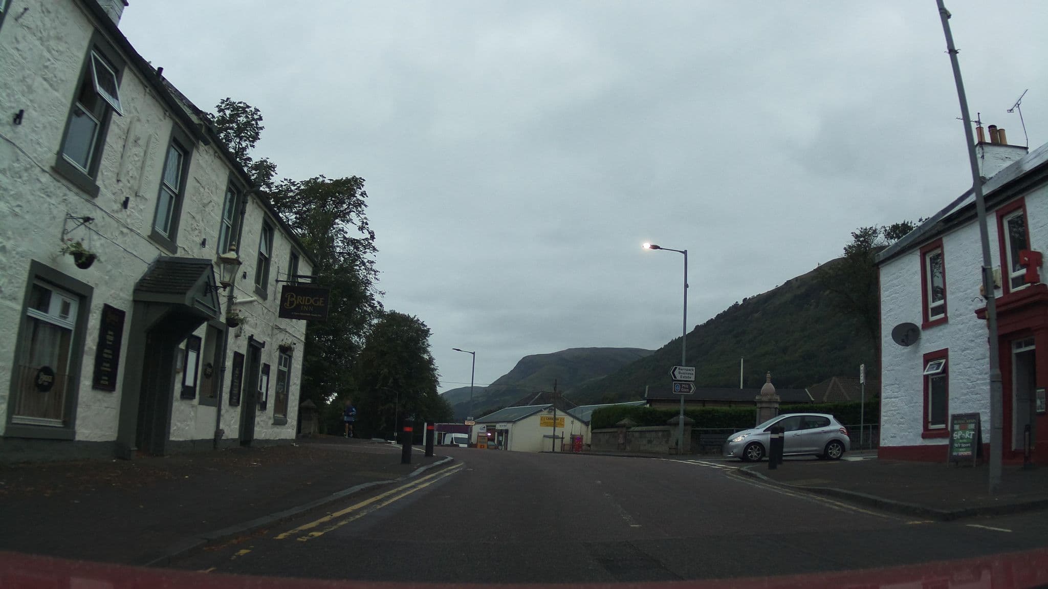 Street view near Bridge Hotel, Tillicoultry — © southglos (CC BY-SA · Mapillary)