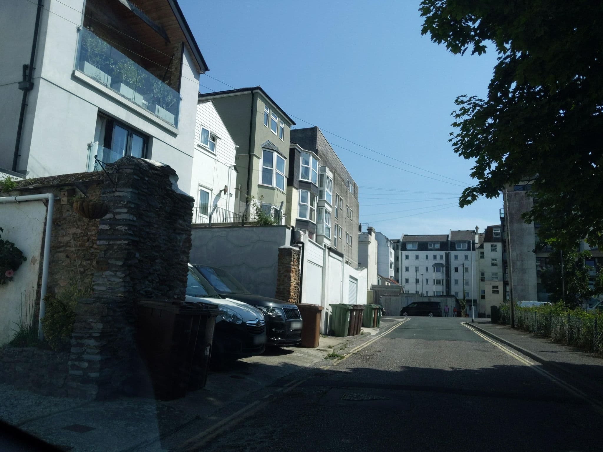 Street view near The Belmont Hotel, Plymouth — © WaggyDog (CC BY-SA · Mapillary)
