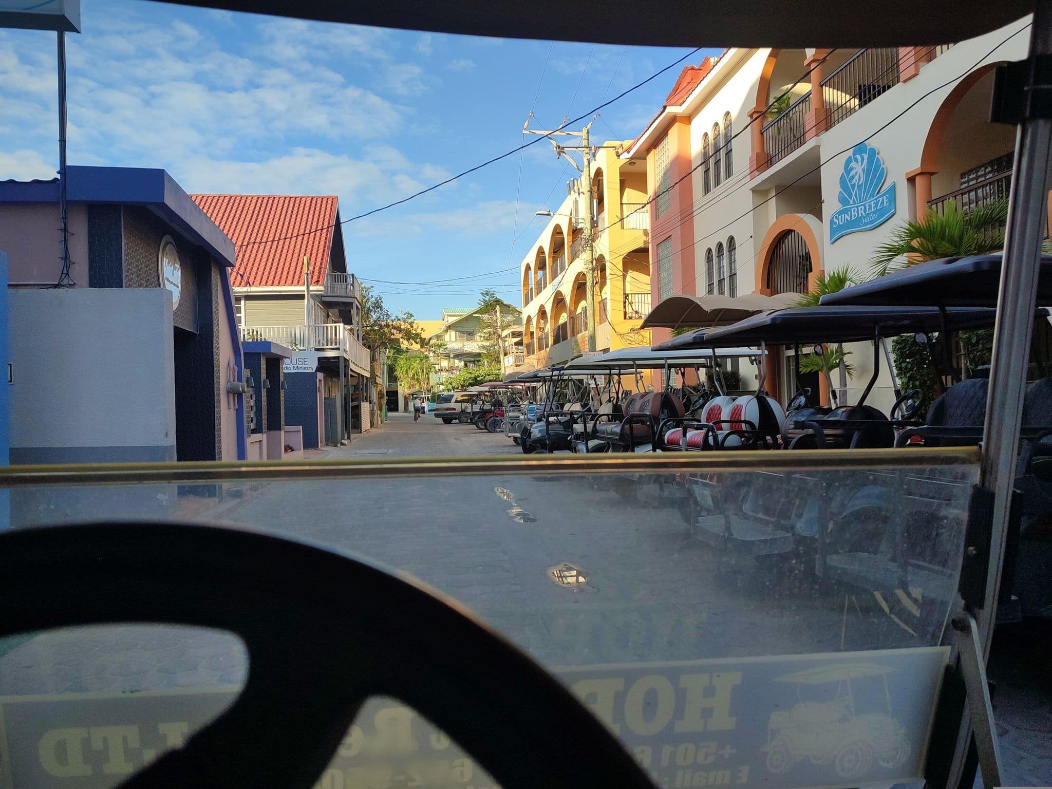 Street view near Sun Breeze Suites, San Pedro — © charlieplett (CC BY-SA · Mapillary)
